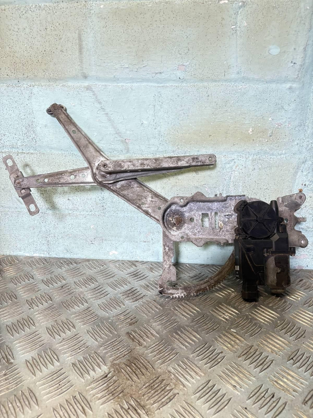 Corsa C 2004 Passenger Front Electric Window Regulator Motor 13173073