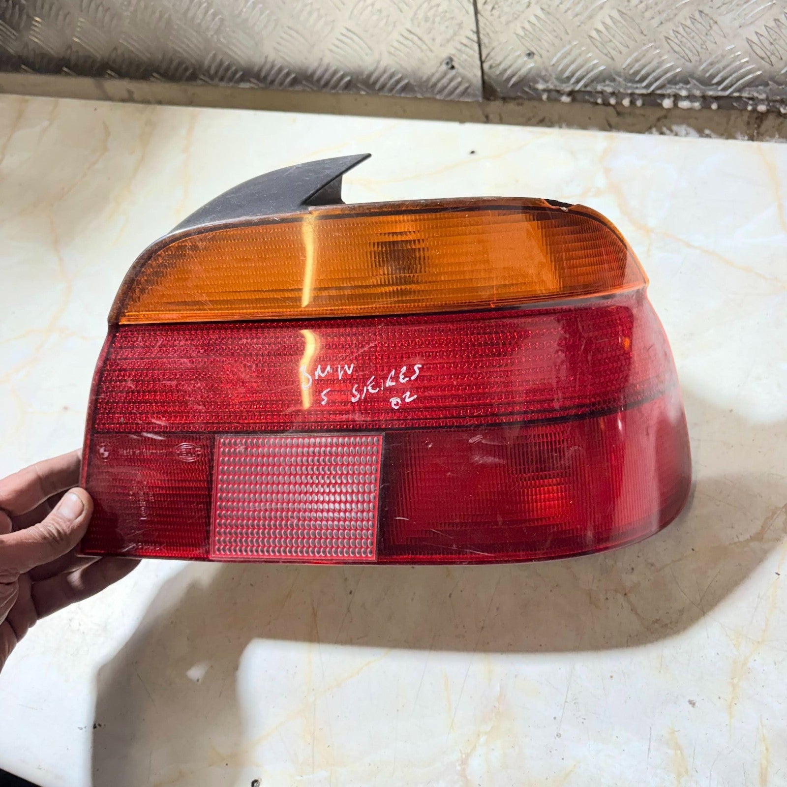 1998-2000 BMW 5 SERIES REAR TAILLIGHT LAMP