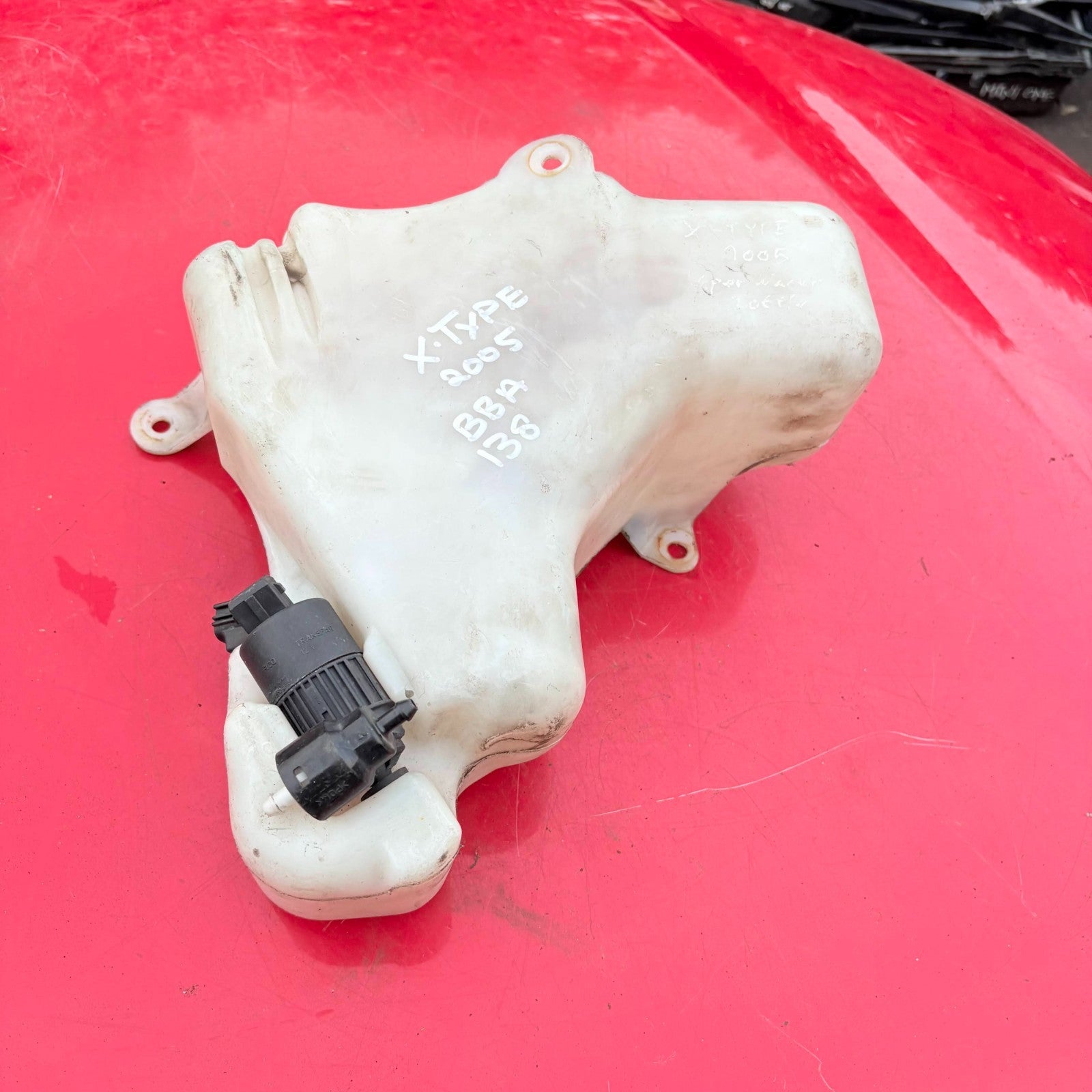 2001-2007 JAGUAR X TYPE WASHER BOTTLE BOTTOM END 4X43-17B613-AB