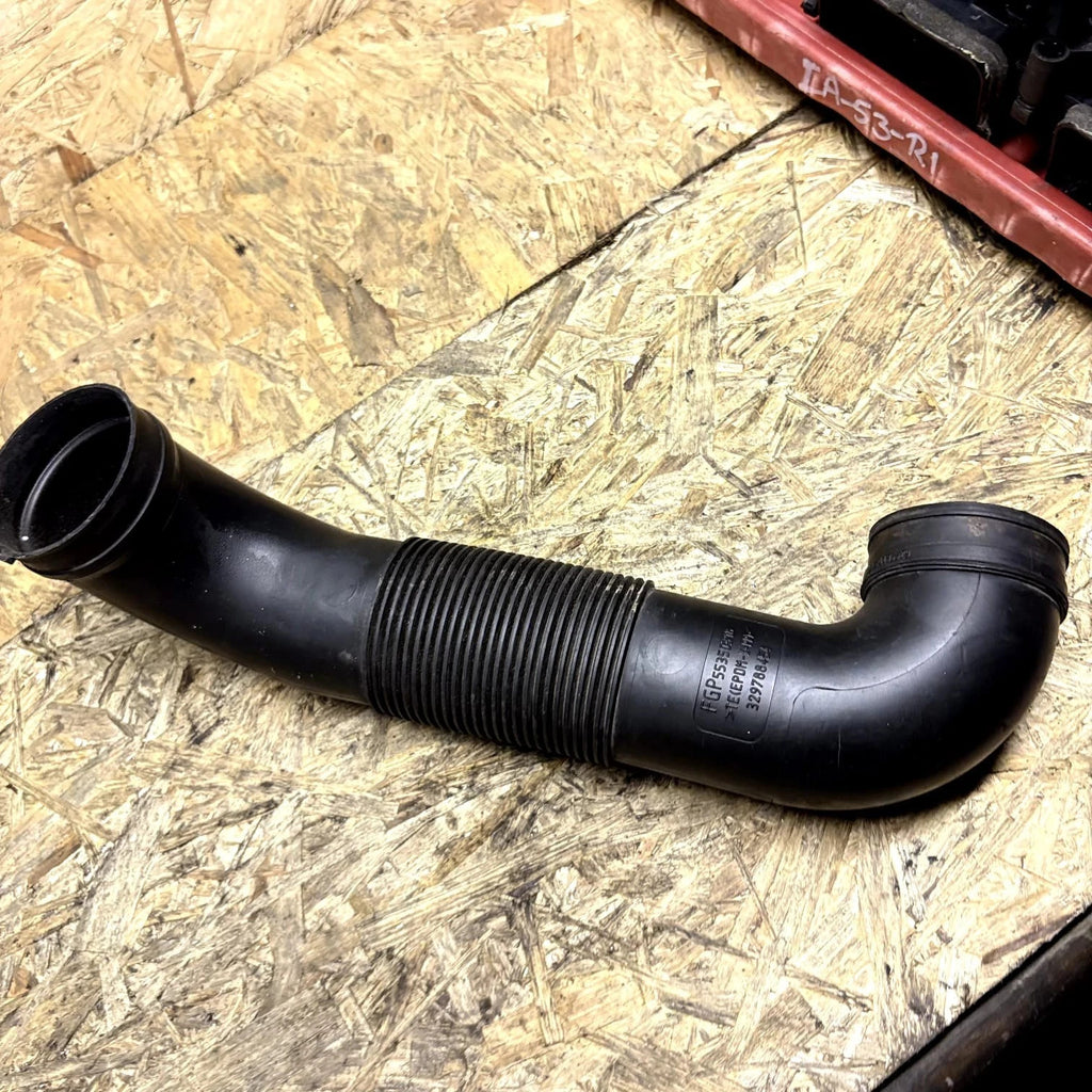Opel Zafira B 2.2i 110kW Petrol Engine Air intake hose pipe 55350318