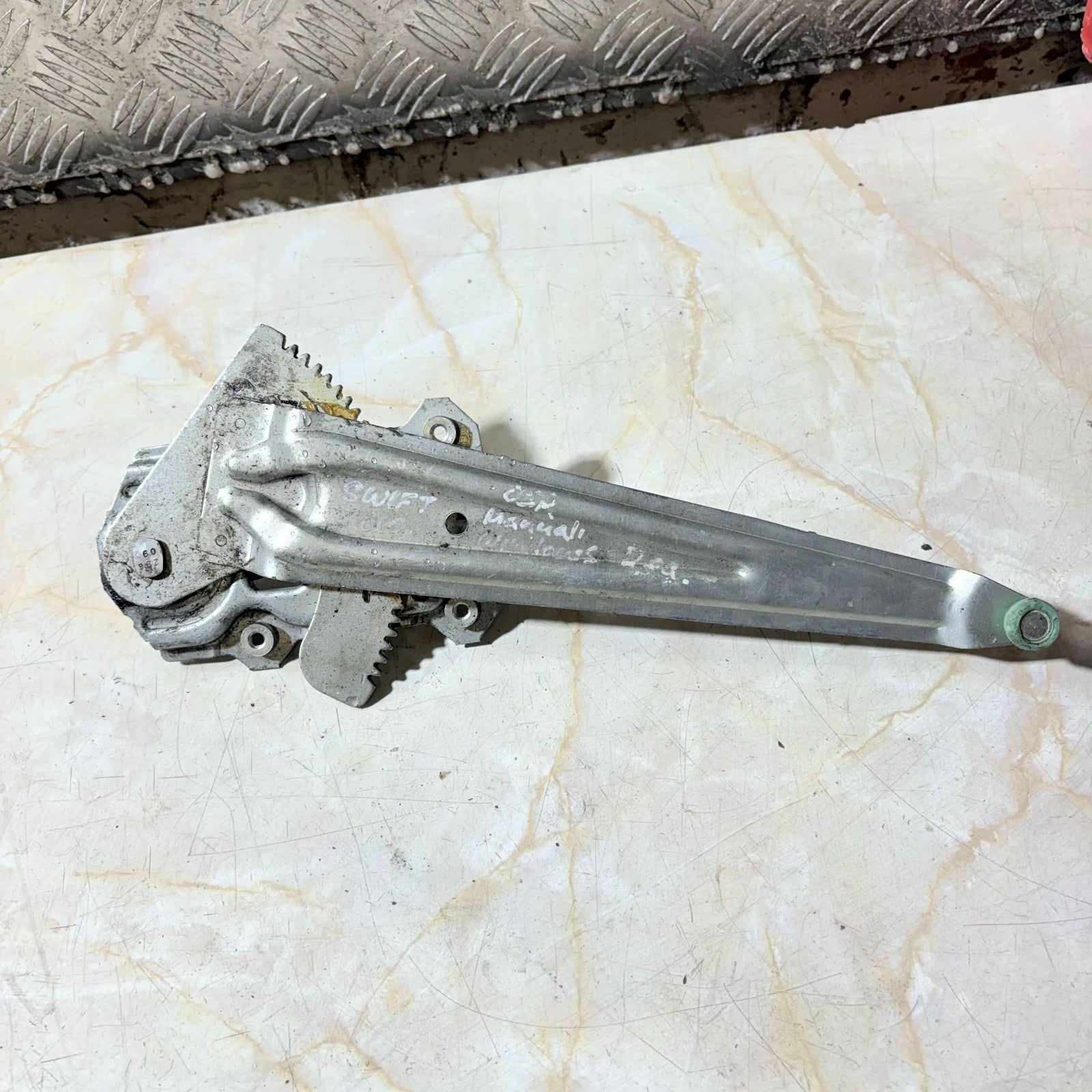 Suzuki Swift rear drivers side door window regulator manual 2005-2010