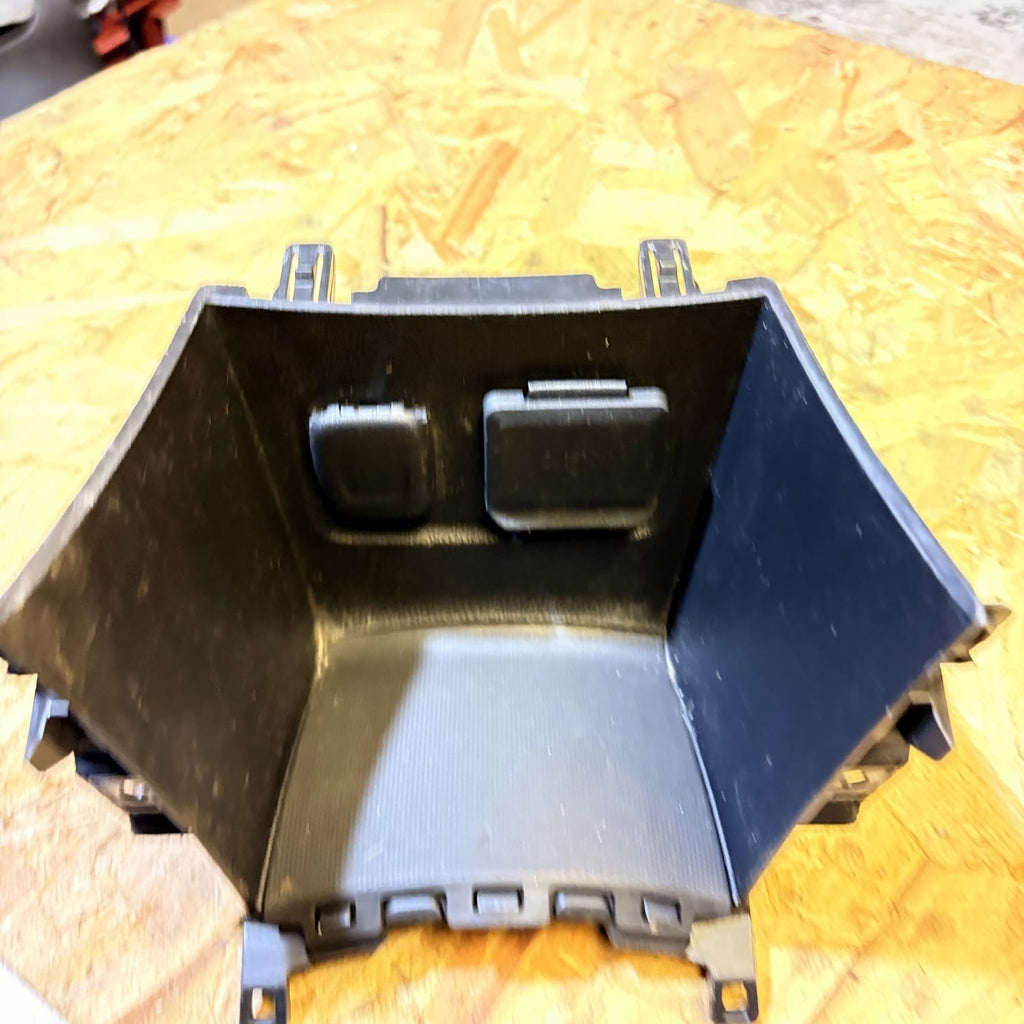 Vauxhall Mokka 2013 Hatchback Black Storage Compartment 95080702 20874710
