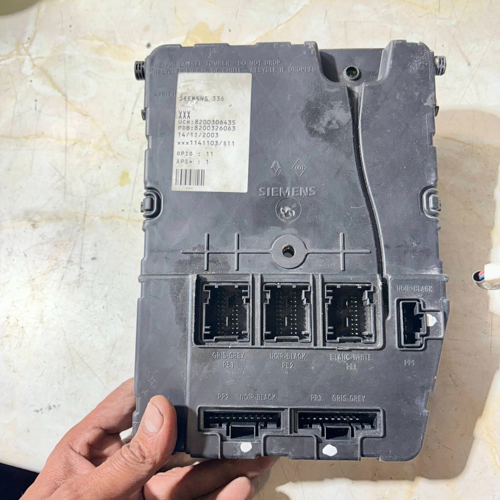 Renault Megane Mk2 03-08 Comfort Body Control Module 8200306435