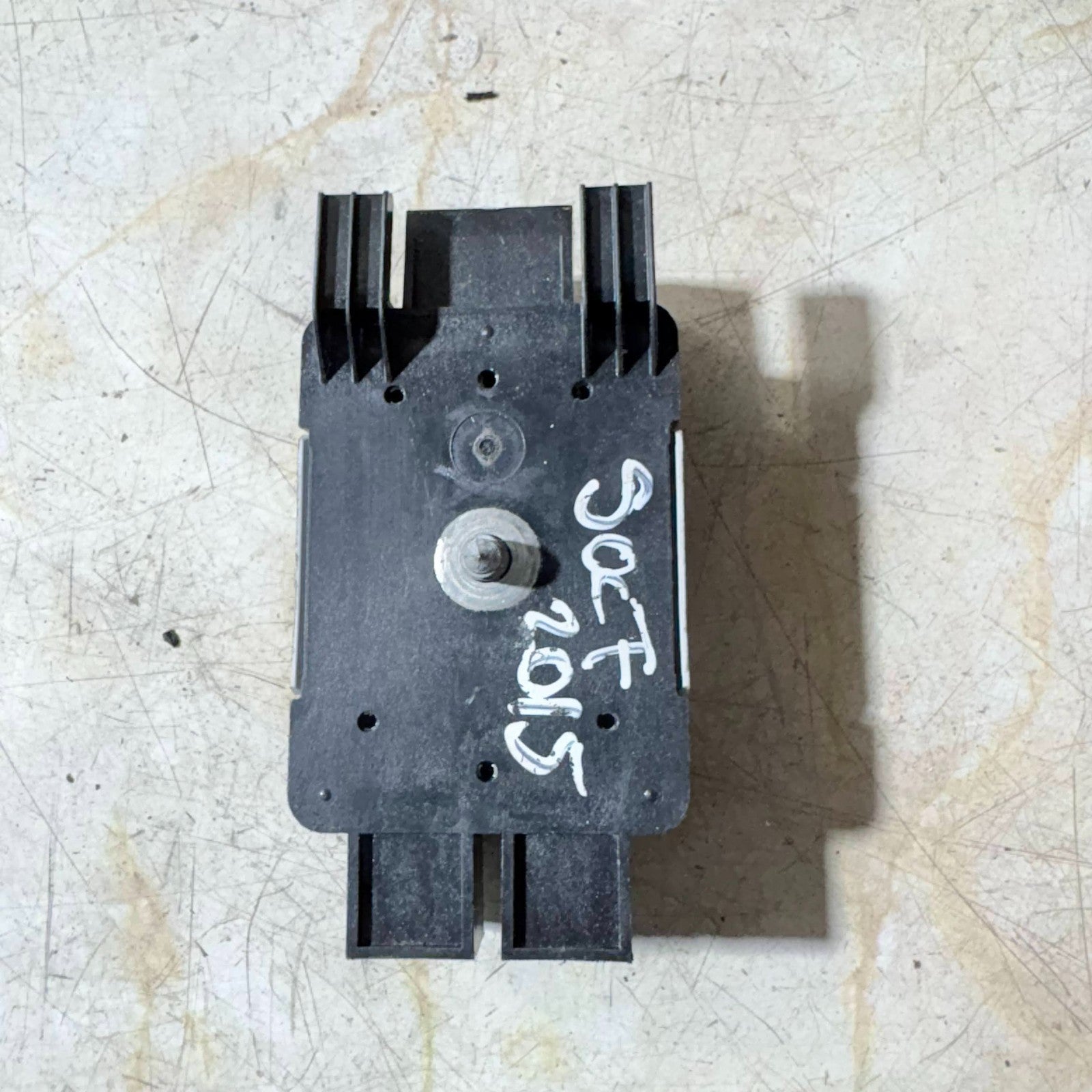 SEAT Leon 5F 2017-2020 AM Aerial Frequency Filter Radio Capacitor 5Q0035570