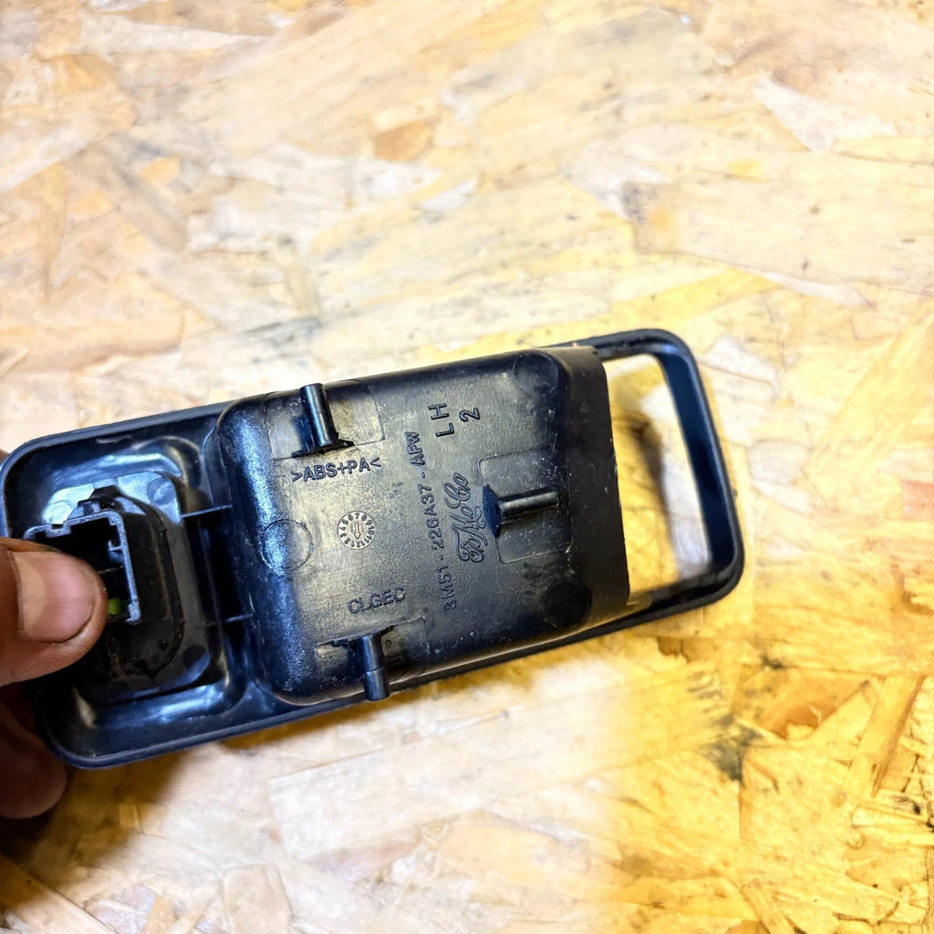 FORD KUGA ELECTRIC WINDOW SWITCH FRONT PASSENGER SIDE 3M51-226A37-AFW 2008-2013