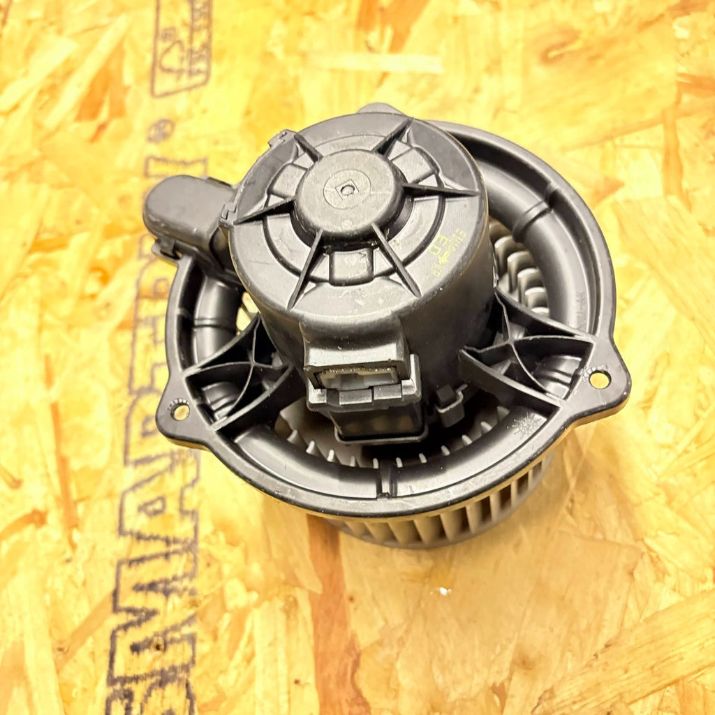 Kia Ceed Mk1 2006-2012/Hyundai i30 FD 2007-2012 Heater Blower Motor F00S33F023