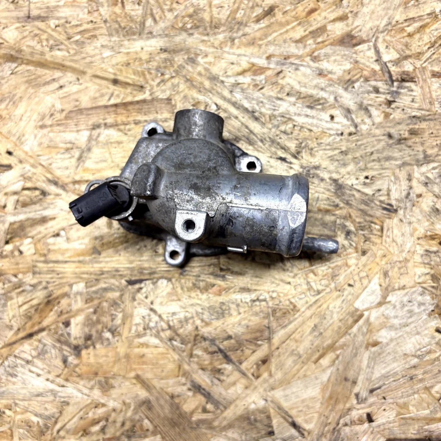 Mercedes C E CLK 1998-2005 V6 Thermostat Housing 242087