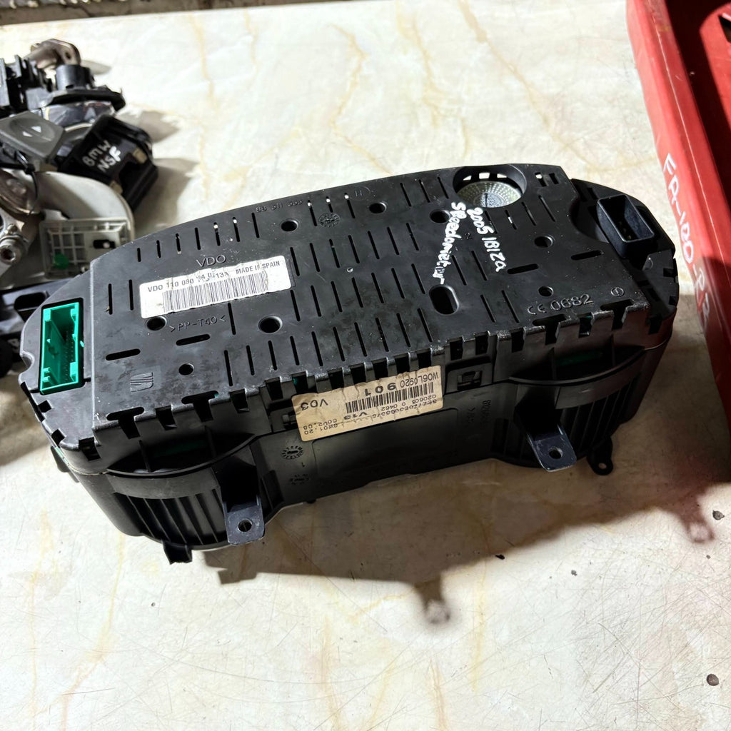 SEAT Ibiza Mk3 6L1 2002-2006 Instrument Cluster 88311333 110080105011A