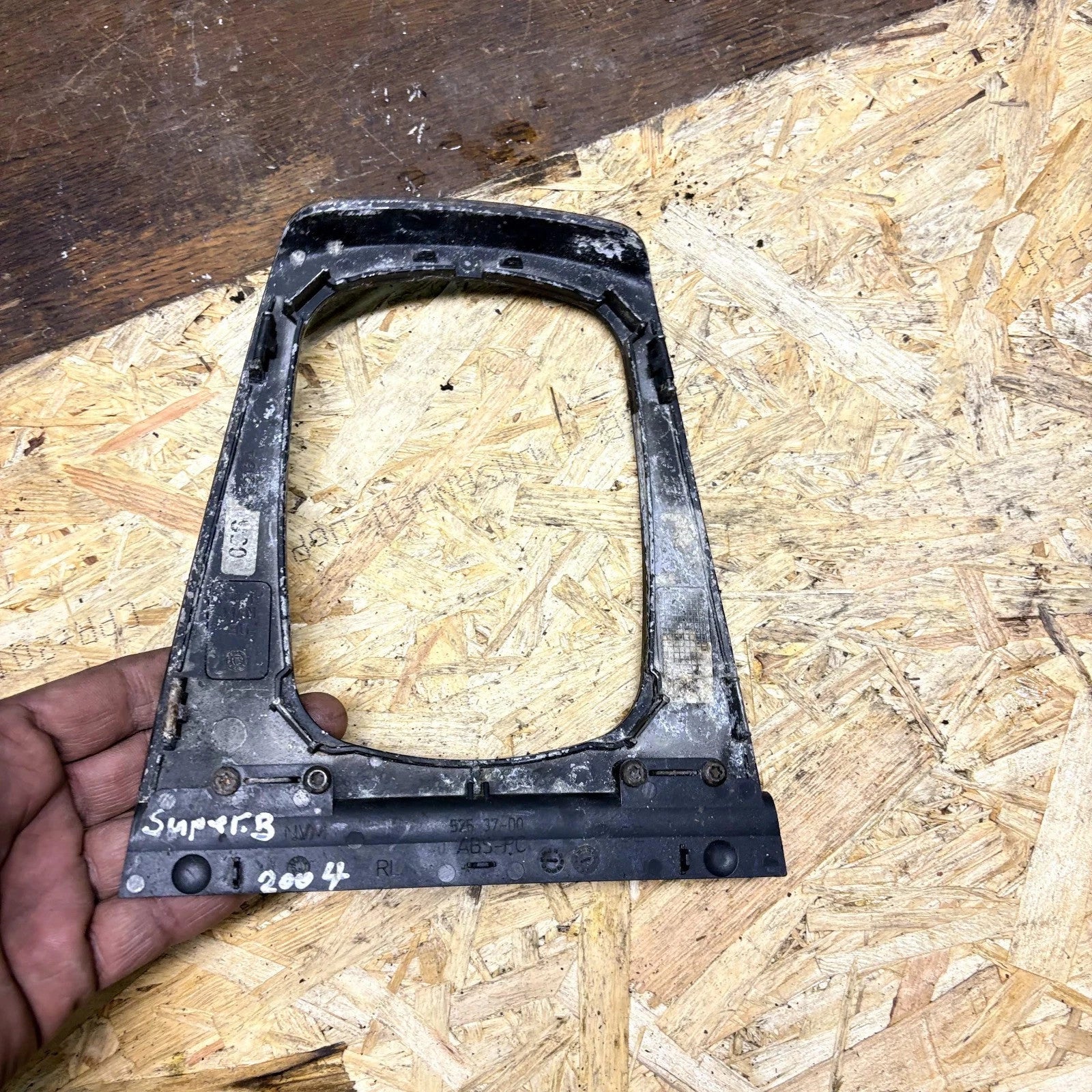 Skoda Superb 2004 Gear Selector Surround