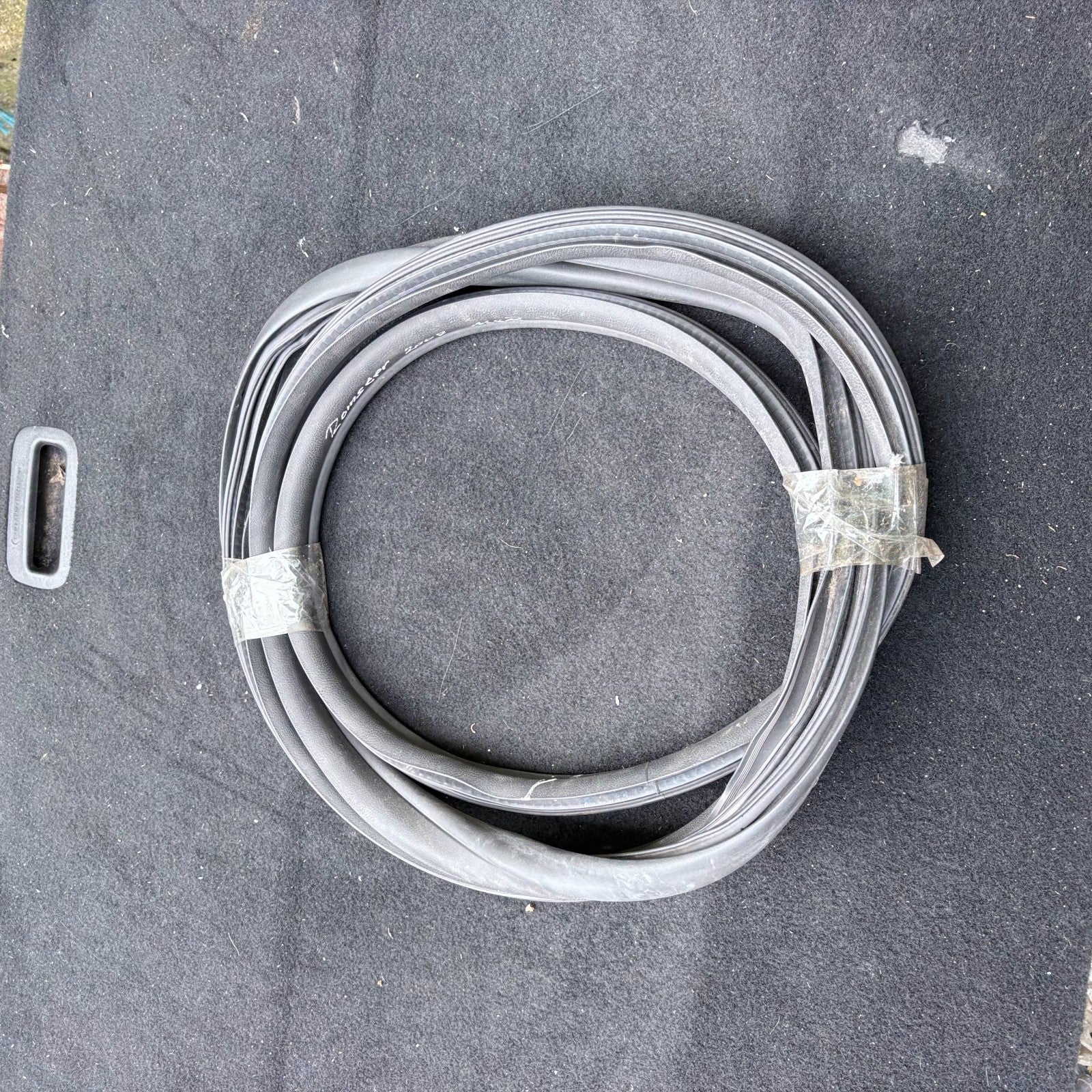 SKODA ROOMSTER 5J 2006-2015 REAR LEFT N/S REAR DOOR RUBBER SEAL 5J7867367