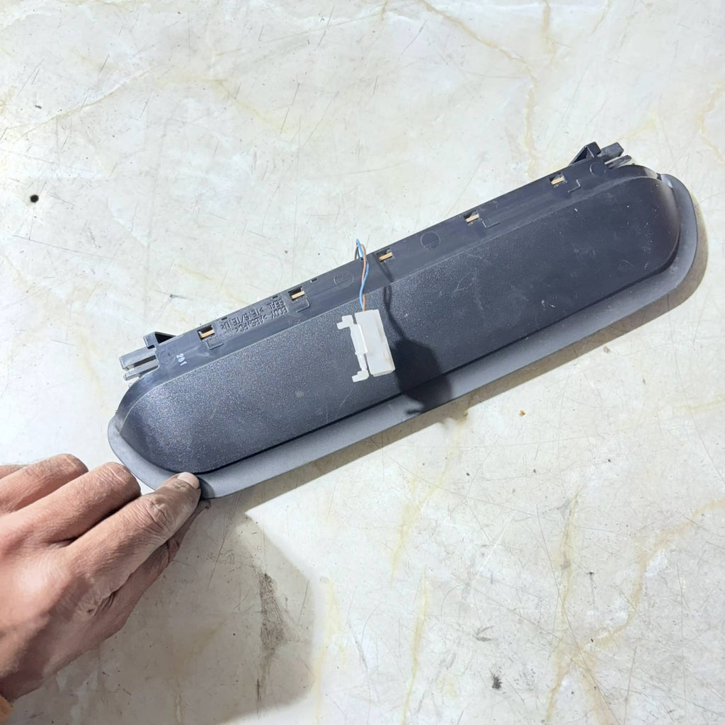 BMW 3 SERIES E90 E91 TAIL LIGHT THIRD BRAKE LIGHT LIMO A046811