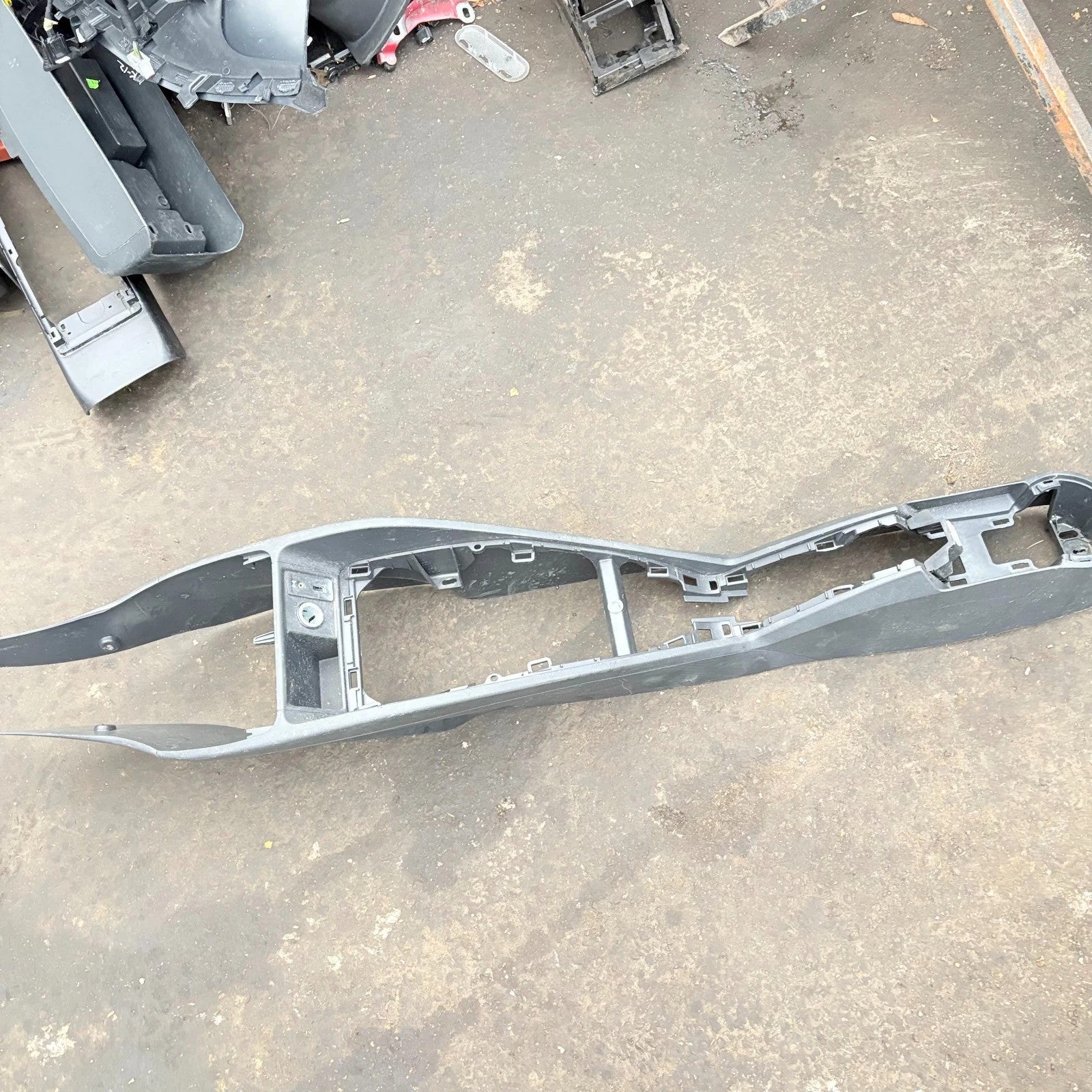 2016 SEAT IBIZA VISTA HATCHBACK MANUAL LOWER CENTRE CONSOLE