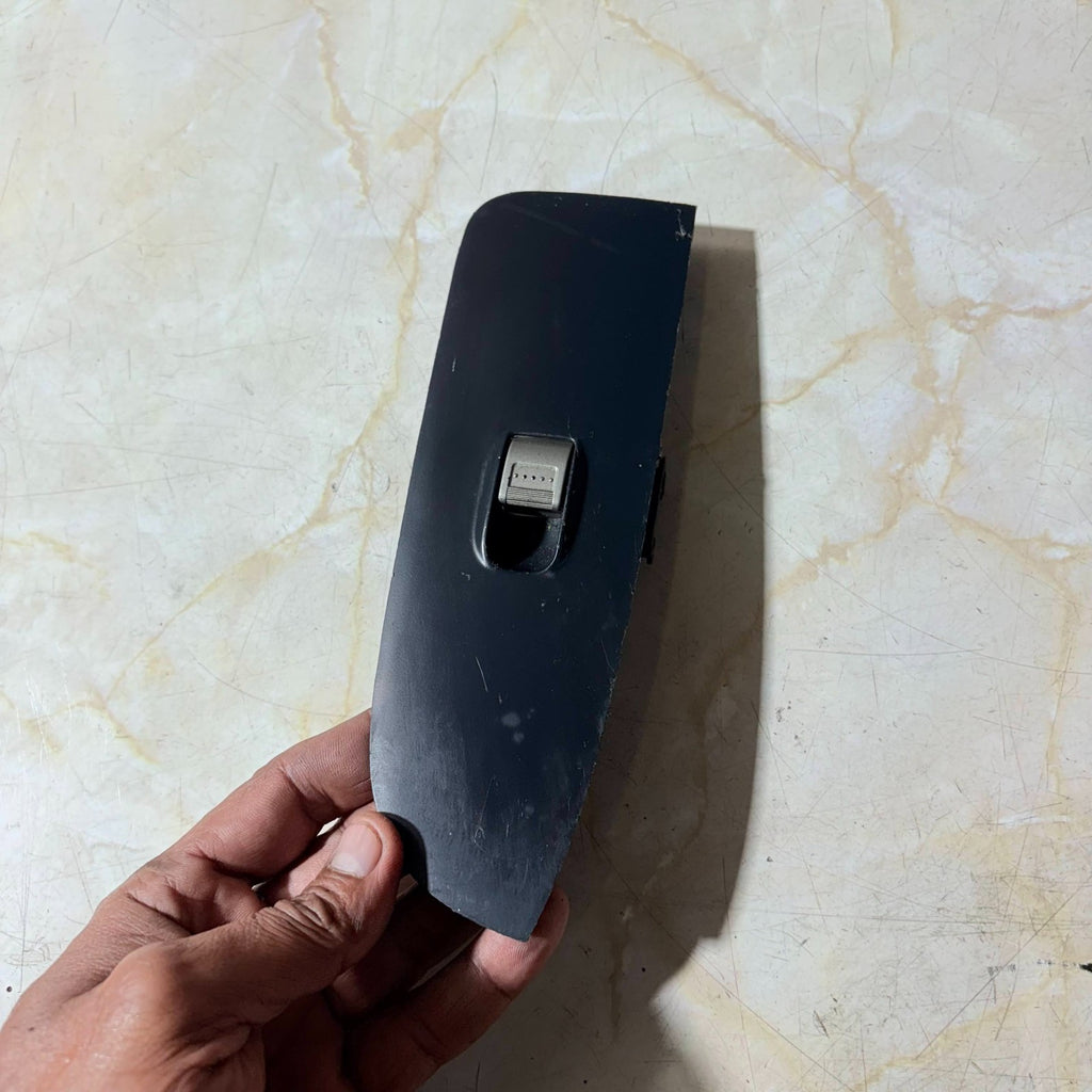 HONDA CRV 2004 PASENGER SIDE FRONT WINDOW SWITCH 83561 SCA