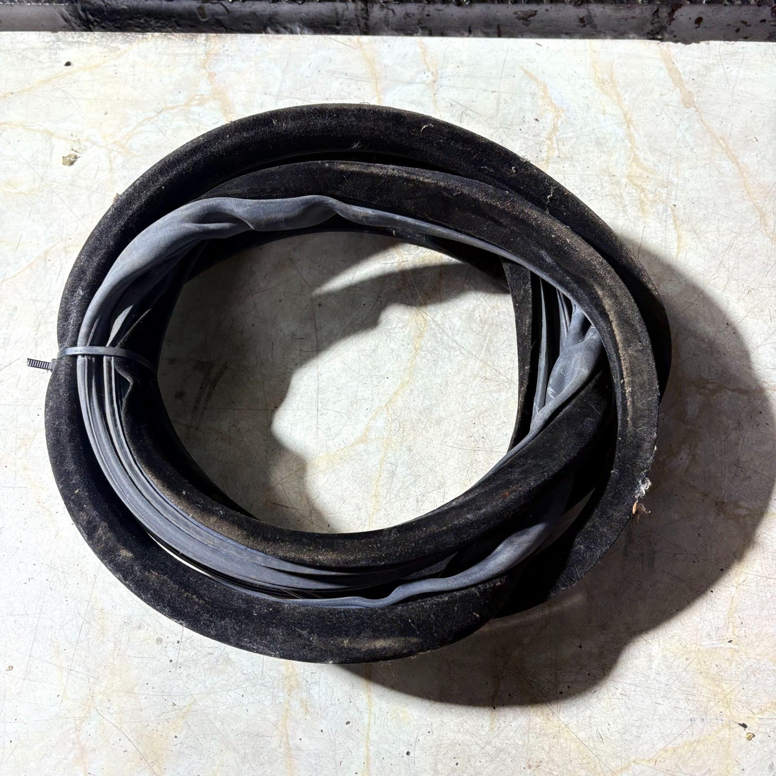 Range Rover Evoque L538 2011-2018 Front Left Nearside Door Weather Seal Rubber