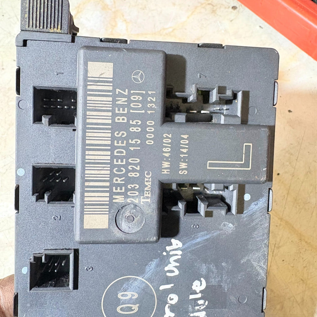 MERCEDES C CLASS C200 LEFT FRONT DOOR CONTROL MODULE A 203 820 15 85