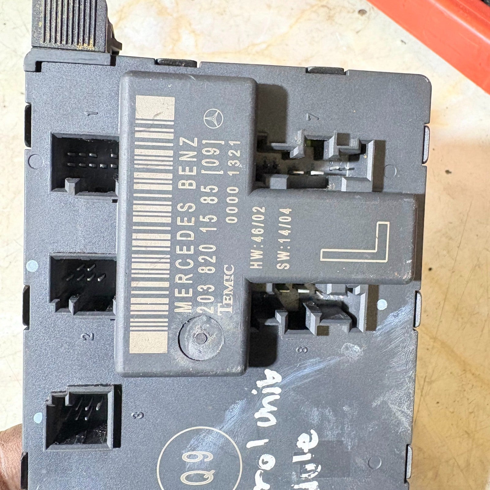 MERCEDES C CLASS C200 LEFT FRONT DOOR CONTROL MODULE A 203 820 15 85