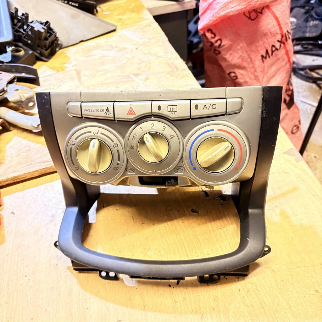 DAIHATSU SIRION MK2 2010 HEATER/AC CONTROLLER 30497 Climate