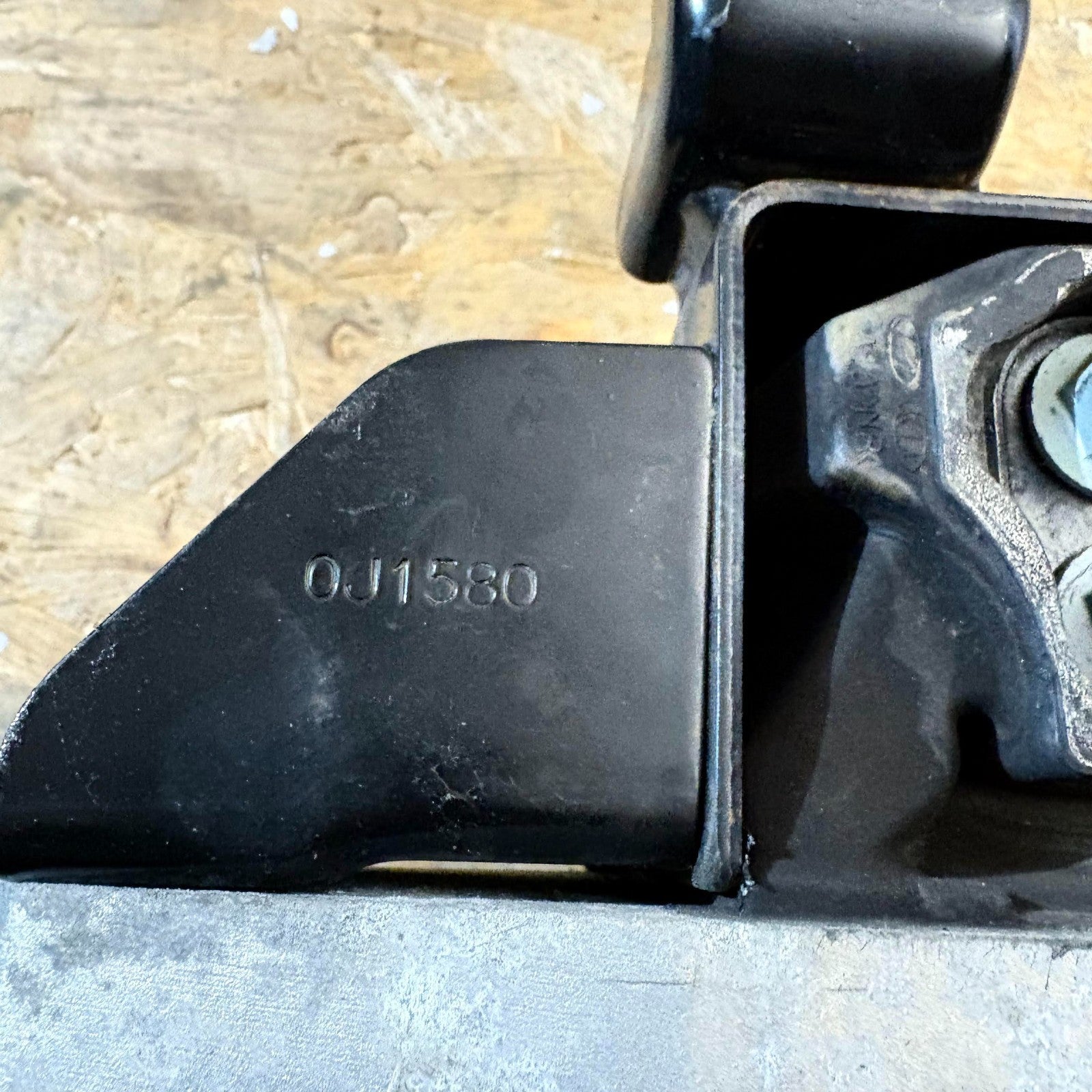 Kia Sportage Mk4 (QL/QLE) Manual Gearbox Mount Bracket Front Left 21830-F1800