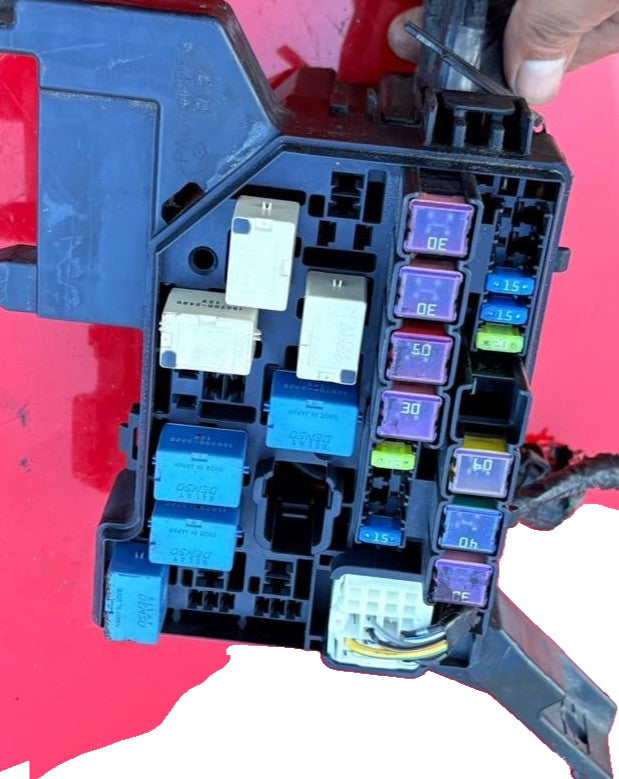 Suzuki SX4 Mk1 2010 Engine Bay Fuse Box Relay Junction Box Under Bonnet