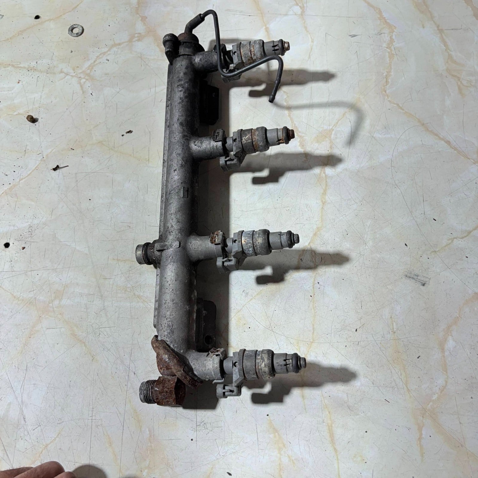 Fuel Rail & Injectors for Hyundai Coupe