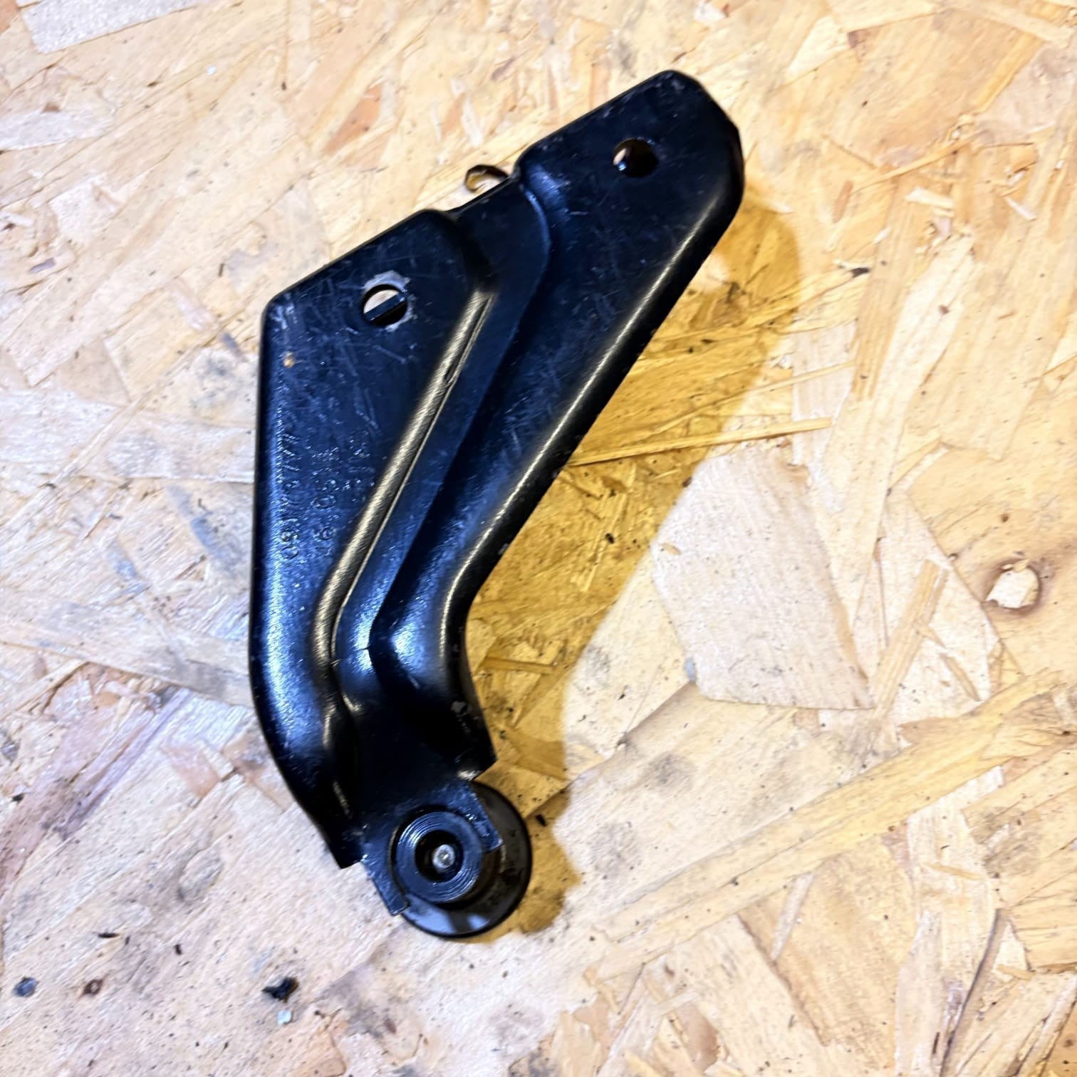 Vauxhall Combo C Sliding Side Door Roller Bracket Nearside GM 09179777