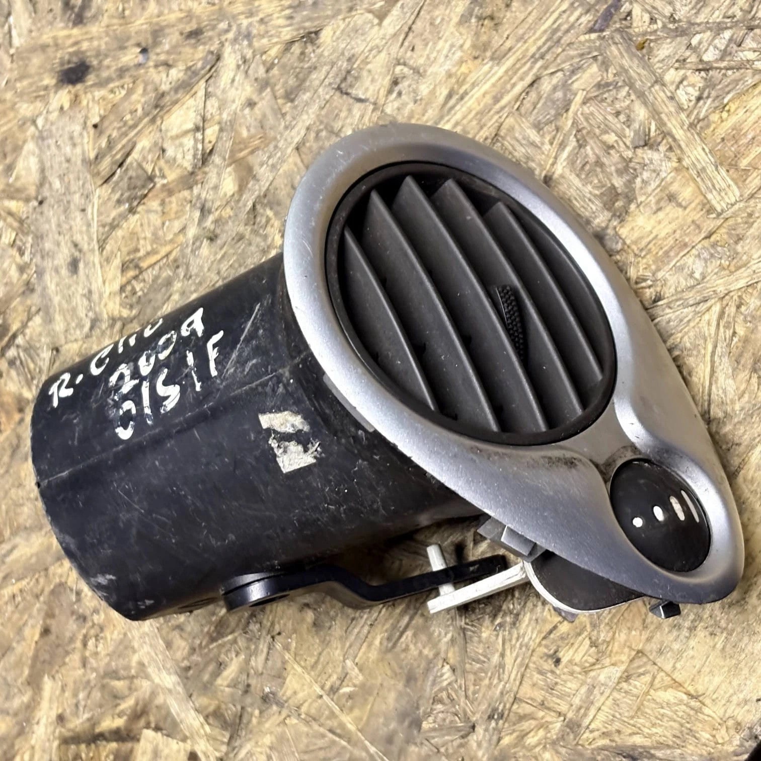 Renault Clio III 2005-2014 Dashboard Heater Air Vent Front Right D6246262