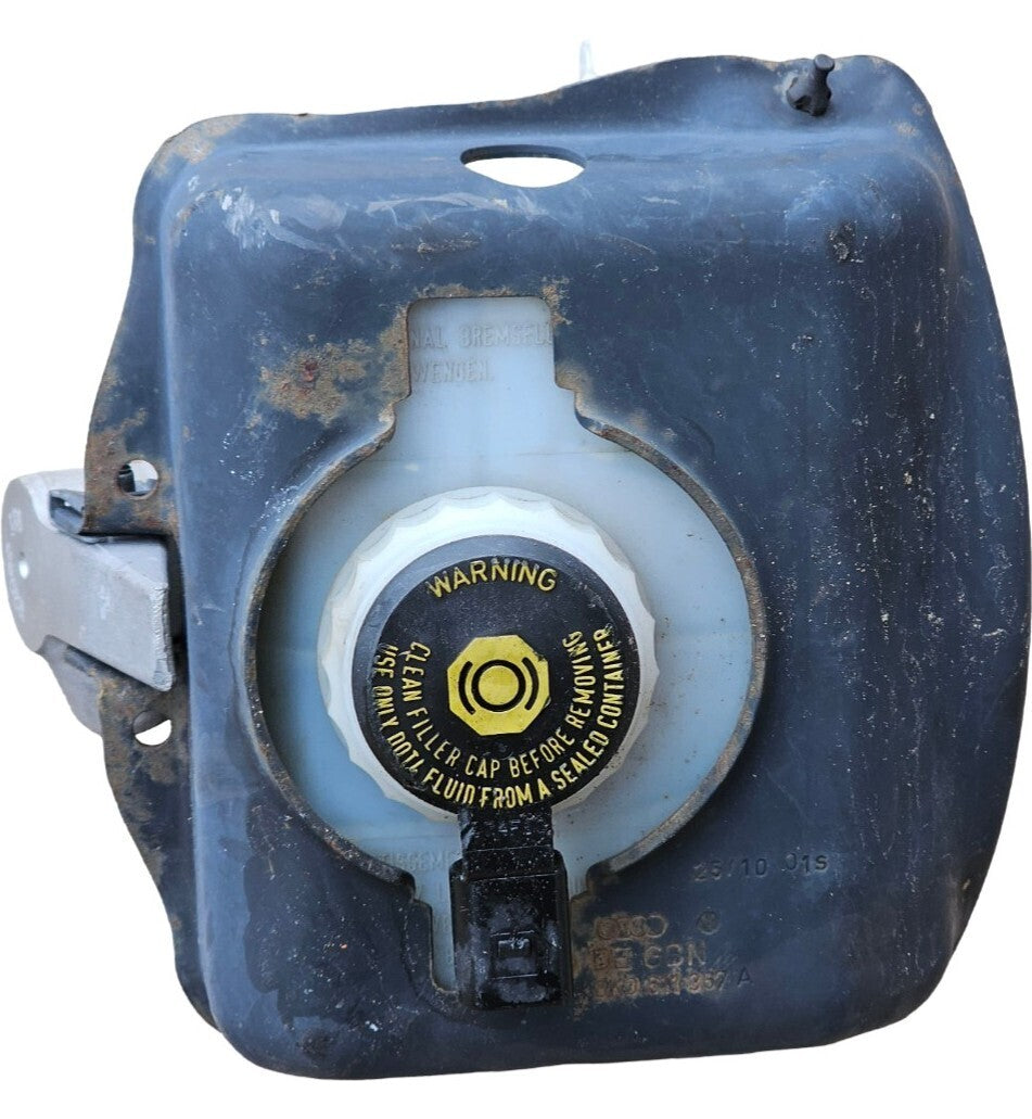 Audi A5 Cabriolet 8T MK1 Brake Fluid Reservoir 2.0 TFSI AUTOMATIC