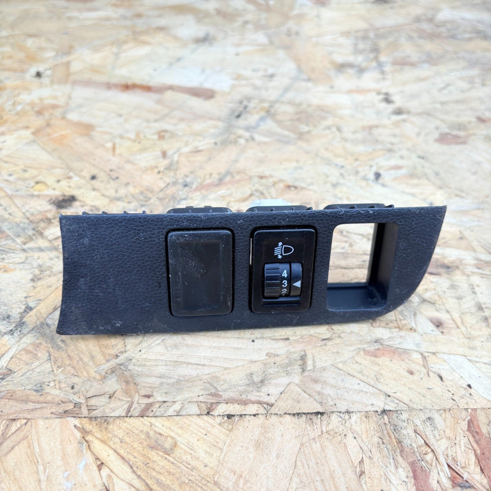 Vauxhall Agila B 2008-2015 1.2 Fog Light Lamps Switch 73831-85l0