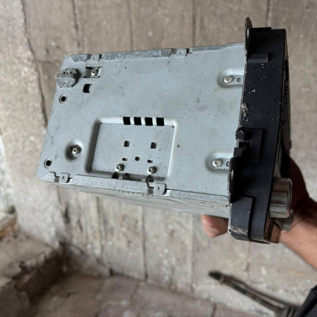 VW Passat B6 2005-2010 Radio CD Stereo Head Unit 1K0035186P RCD300