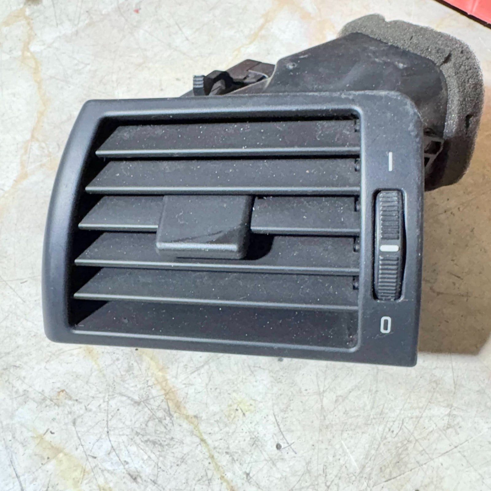 6422836189 LEFT PASSENGER SIDE VENT BMW 3 SERIES 320D