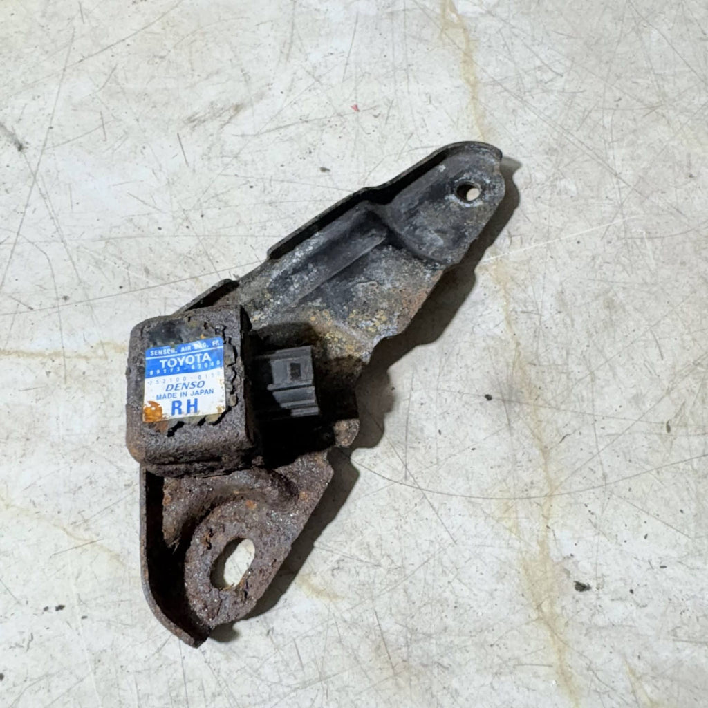 TOYOTA PRIUS AIRBAG IMPACT CRASH SENSOR 89173-47040 252100-0150 2001 OSF