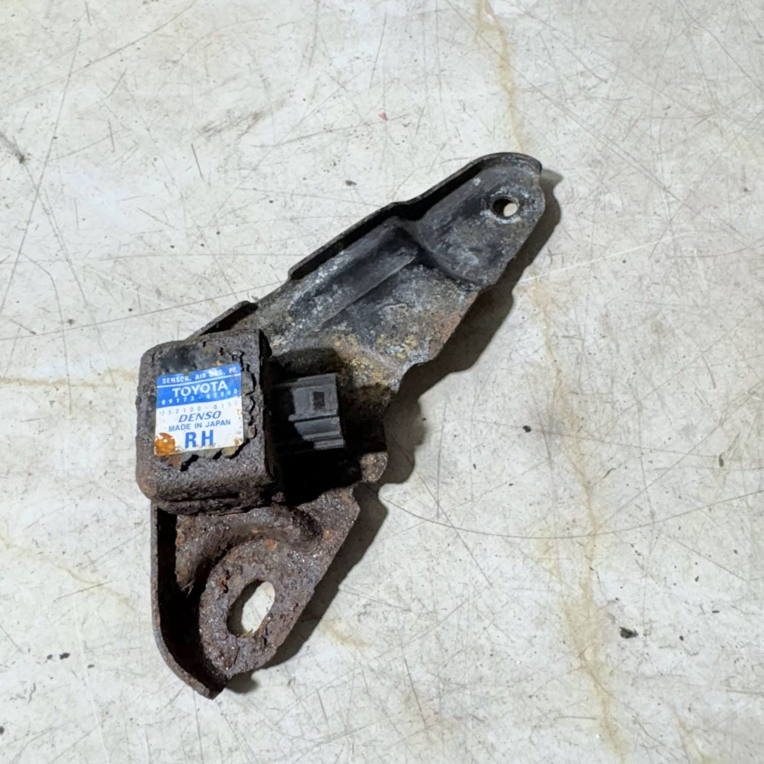 TOYOTA PRIUS AIRBAG IMPACT CRASH SENSOR 89173-47040 252100-0150 2001 OSF