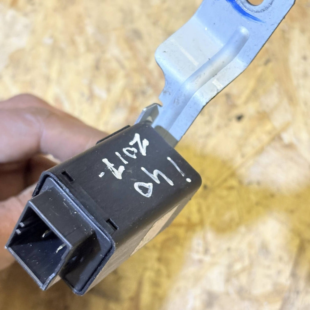 Hyundai i40 VF Stop Signal Brake Light Relay Module 95240-3Z200 2011-2015