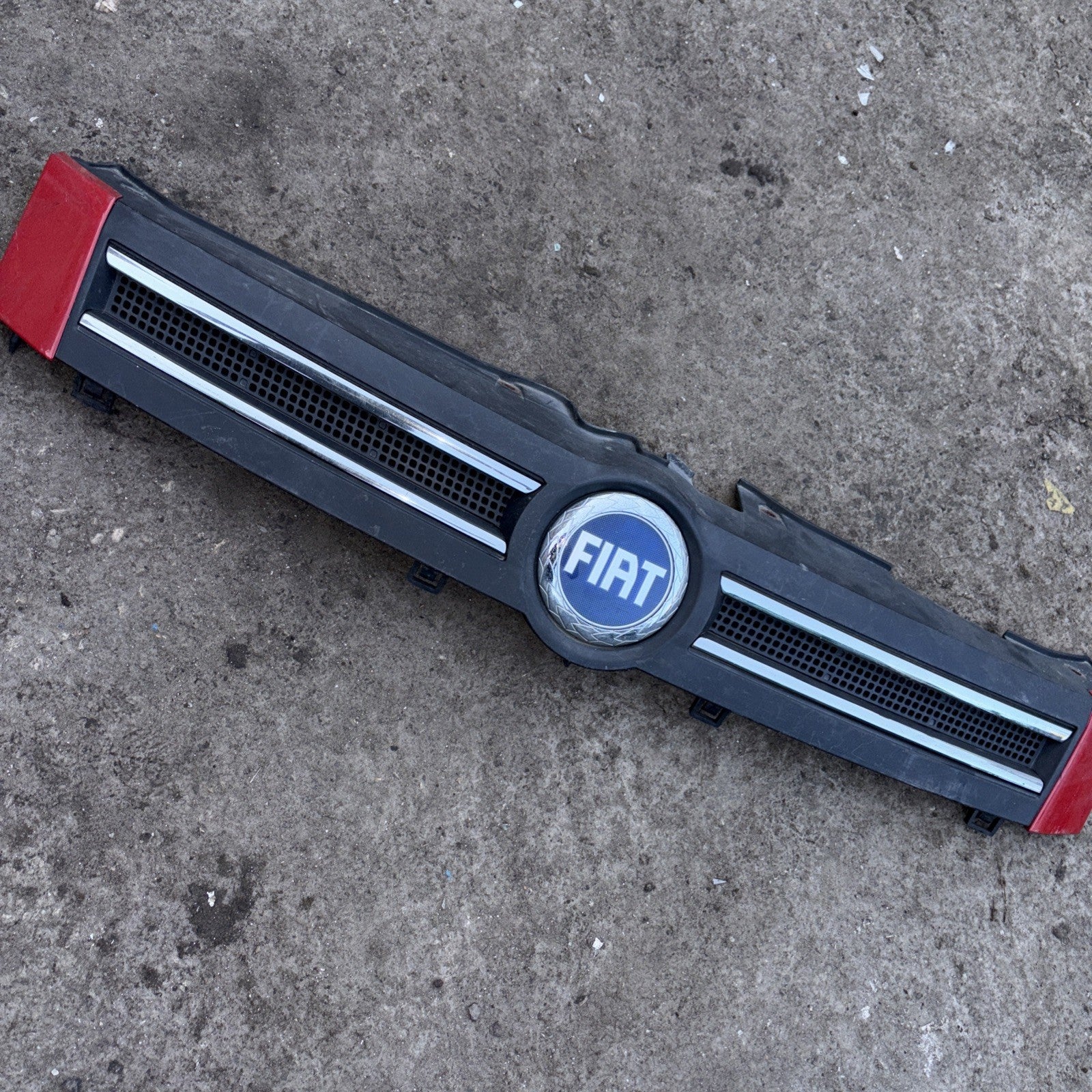 FIAT PANDA Mk2 FRONT BUMPER UPPER GRILL WITH CHROME 735353899 2003-2011