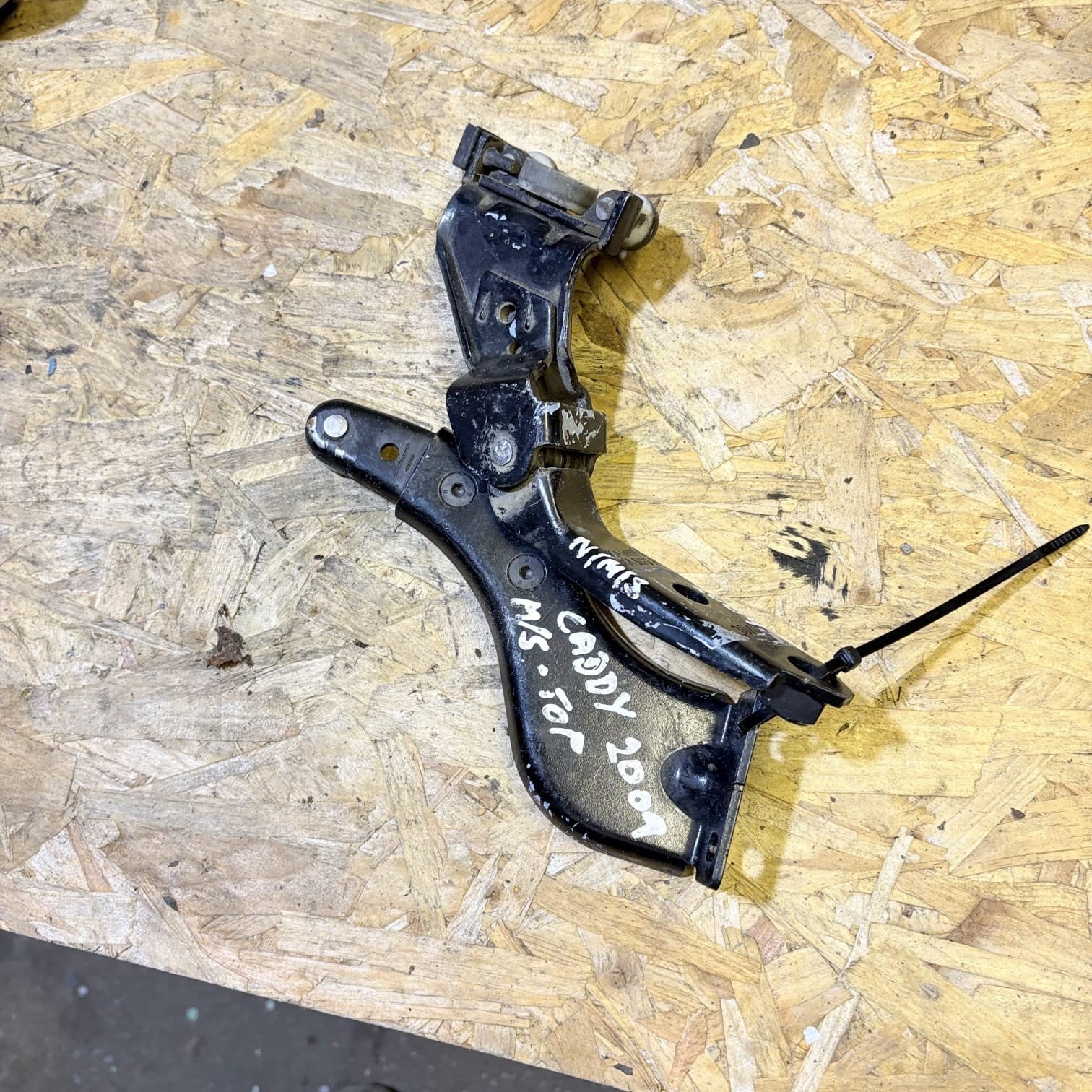 ka6669l Montage, Kühler ka6670r Volkswagen Caddy DE1819872-81 2009