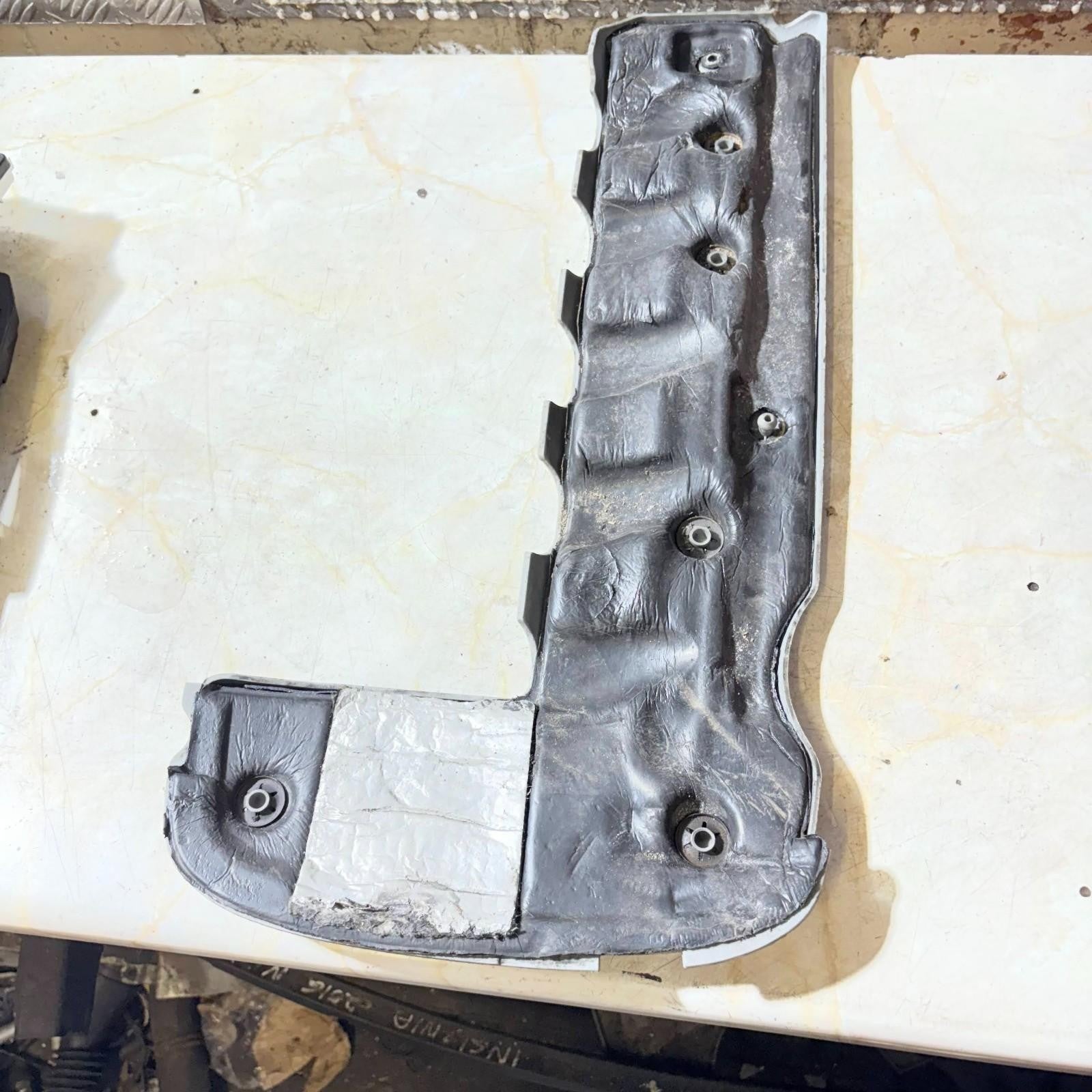 BMW X5 E53 3.0i M54 Engine Cover/Cylinder Head Top Cover 2000-2006