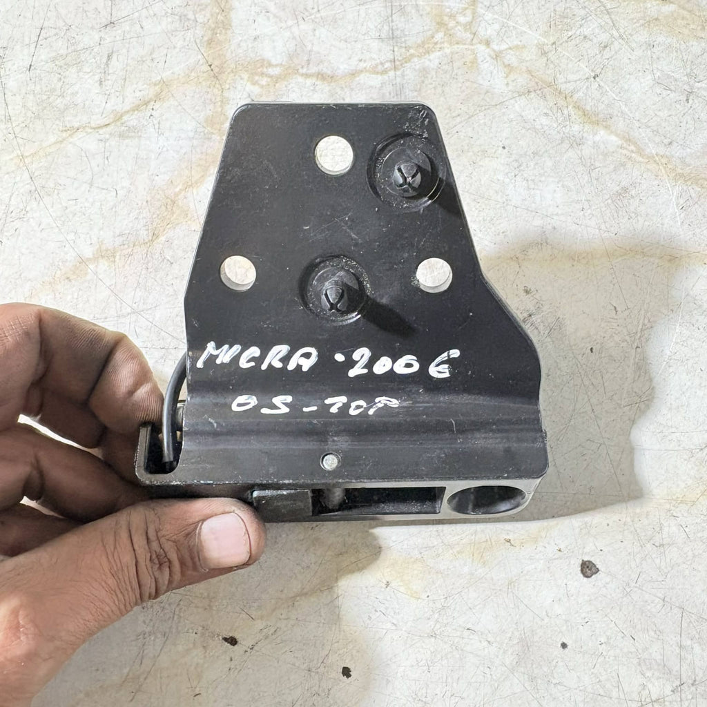 NISSAN MICRA C+C K12 2005-2009 RIGHT FRONT CONVERTIBLE ROOF LOCK 8200220672