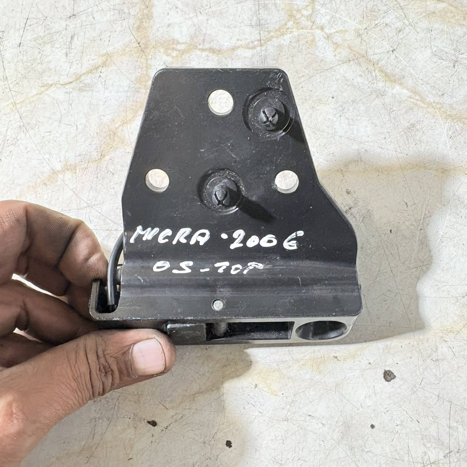 NISSAN MICRA C+C K12 2005-2009 RIGHT FRONT CONVERTIBLE ROOF LOCK 8200220672