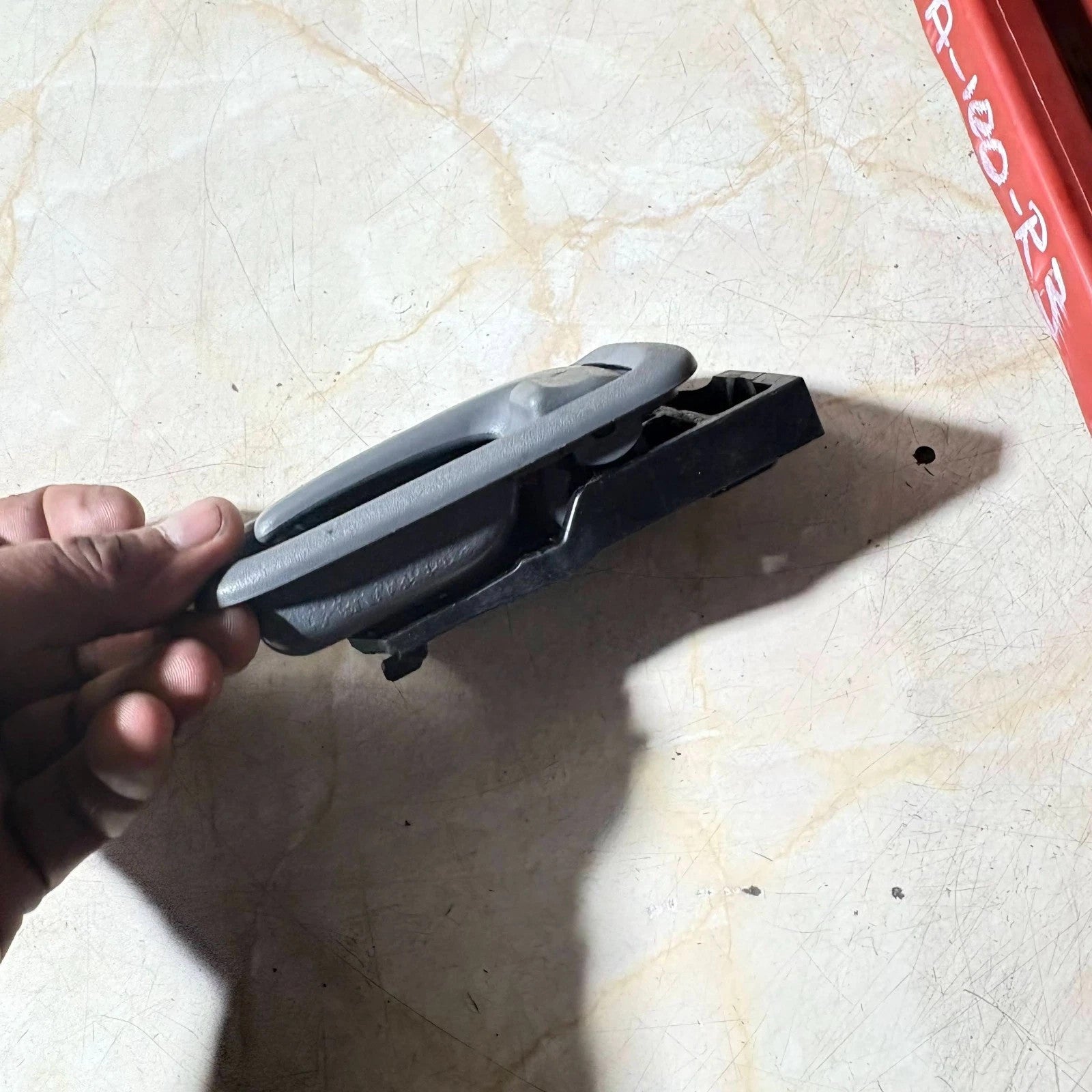 TOYOTA RAV4 01-05 REAR LEFT INNER DOOR HANDLE 6920630150B6