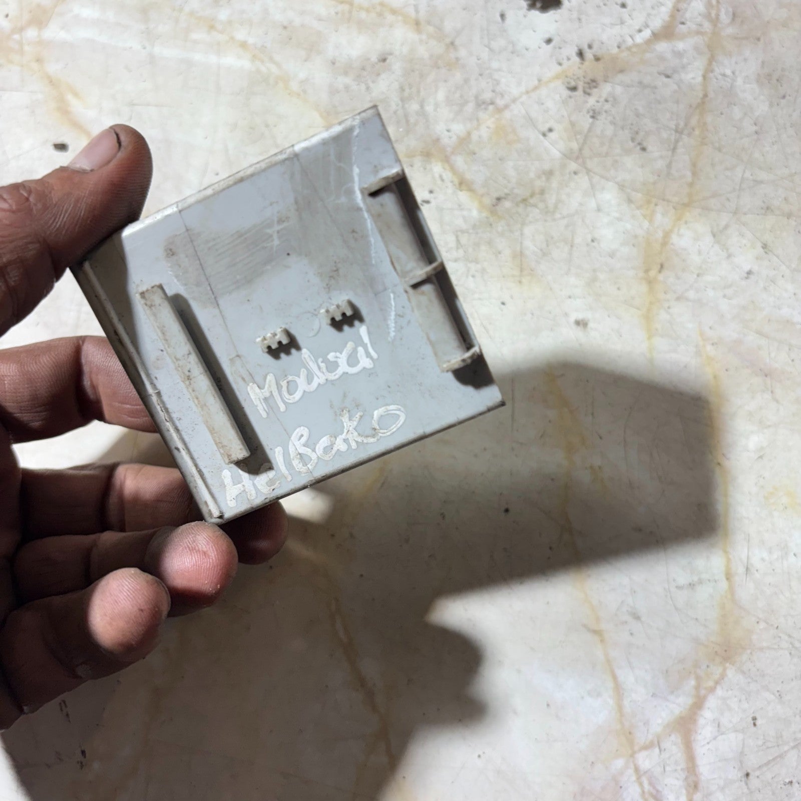 BMW HELBAKO ENGINE CONTROL UNIT MODULE SENSOR 55892110