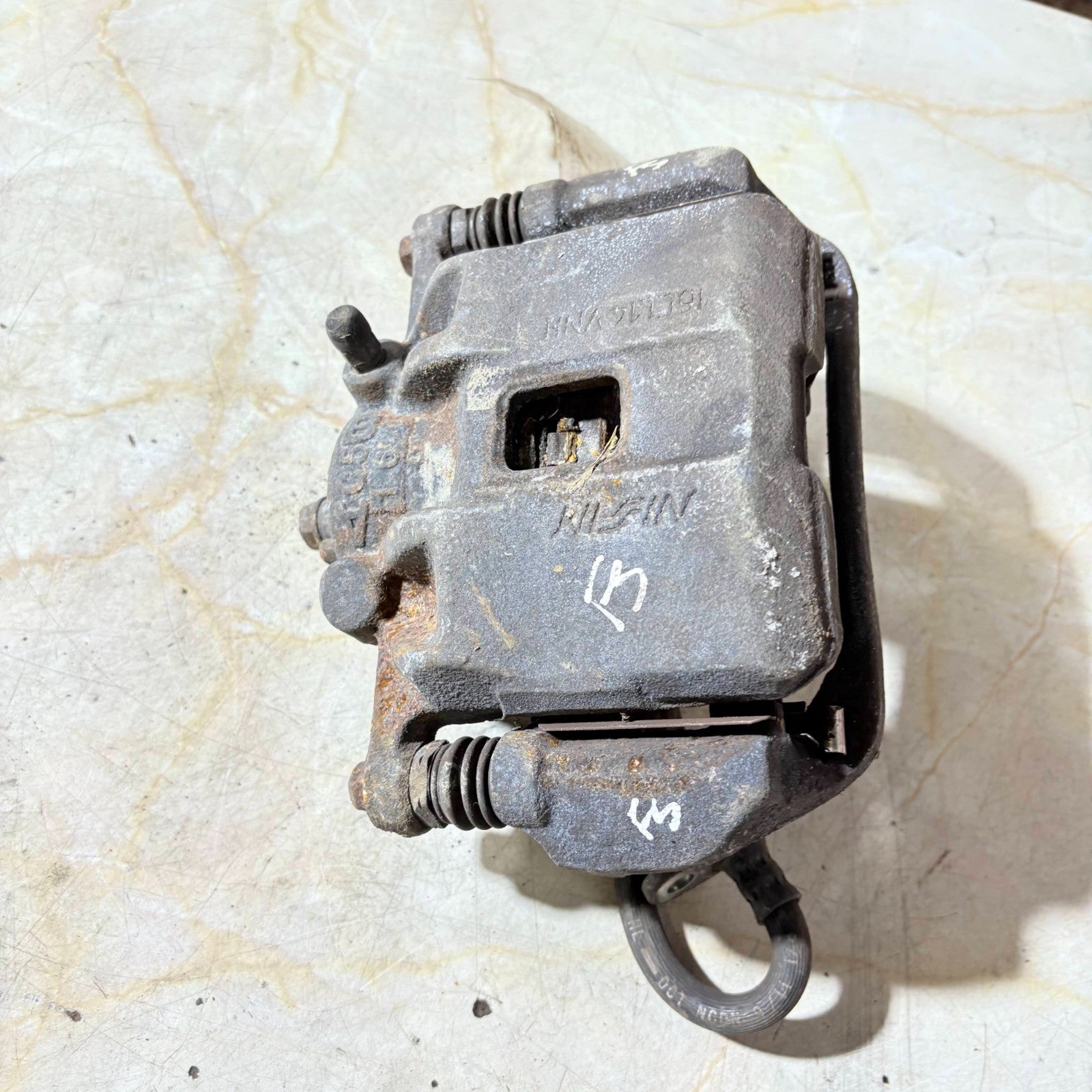 2010 AUDI A4 B8 A5 FRONT LEFT PASSENGER SIDE BRAKE CALIPER