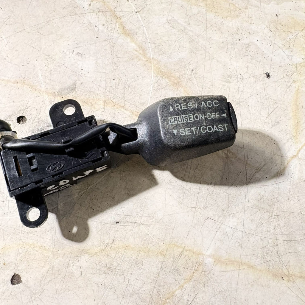 Original Hyundai Coupe cruise control switch steering column switch 156638117440