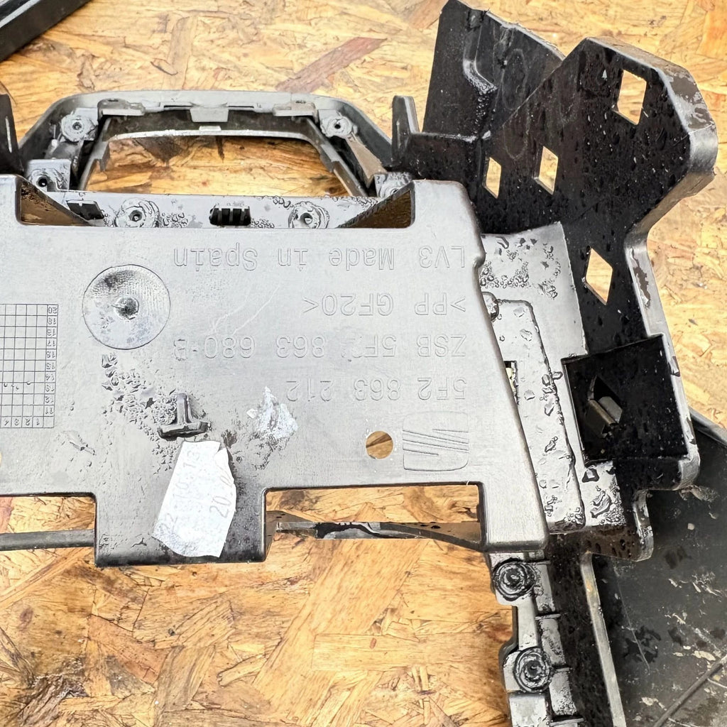SEAT LEON ST 5F MK3 FRONT CENTER CONSOLE GEARSTICK SURROUND TRIM 5F2863212