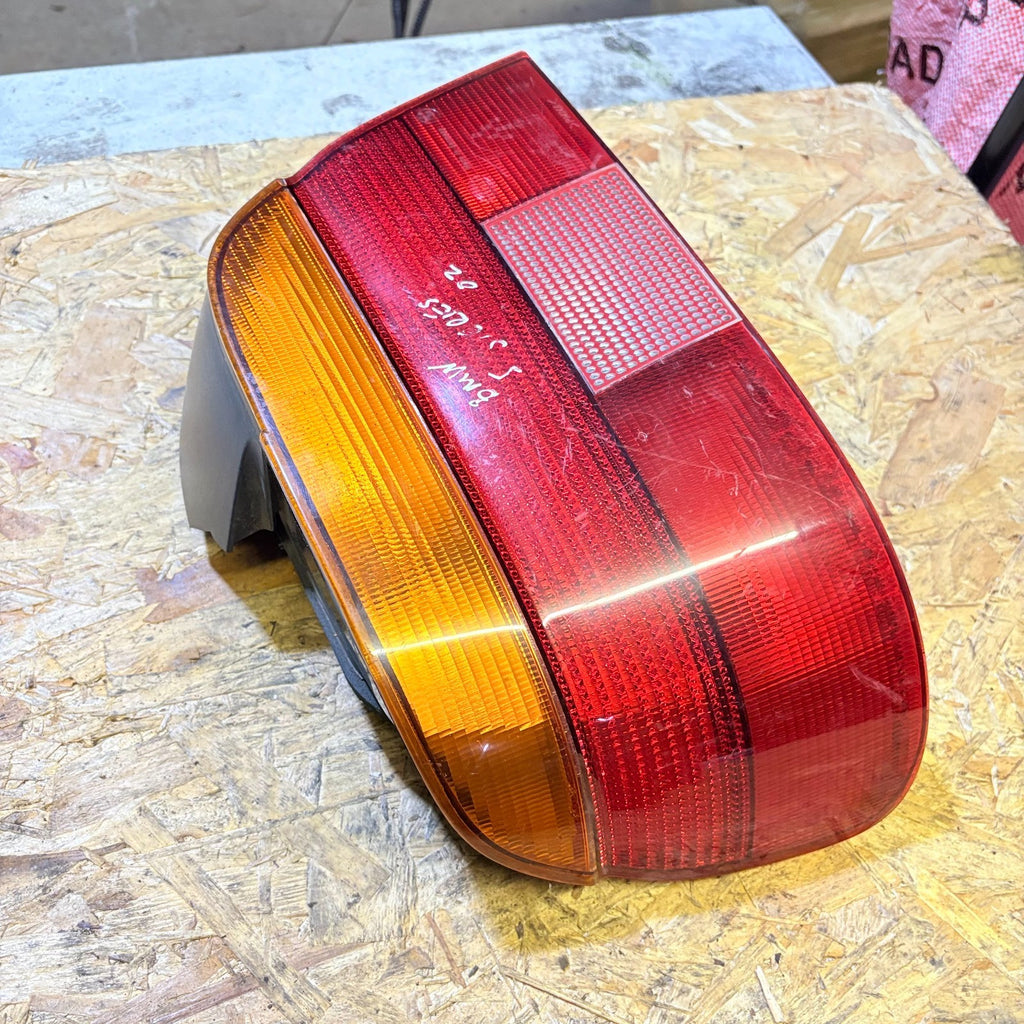 BMW 5 series 1995-2004 REAR RIGHT LIGHT CLUSTERS 146033.00