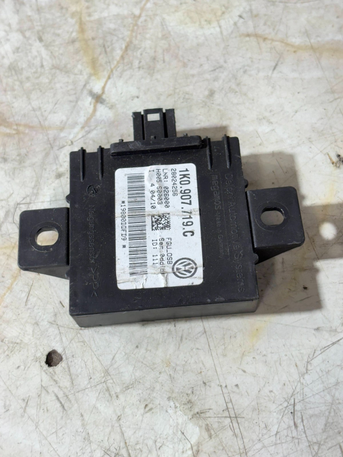 Audi A3 S3 8P 2010 Alarm control unit module 1K0907719C 19800DDFD9