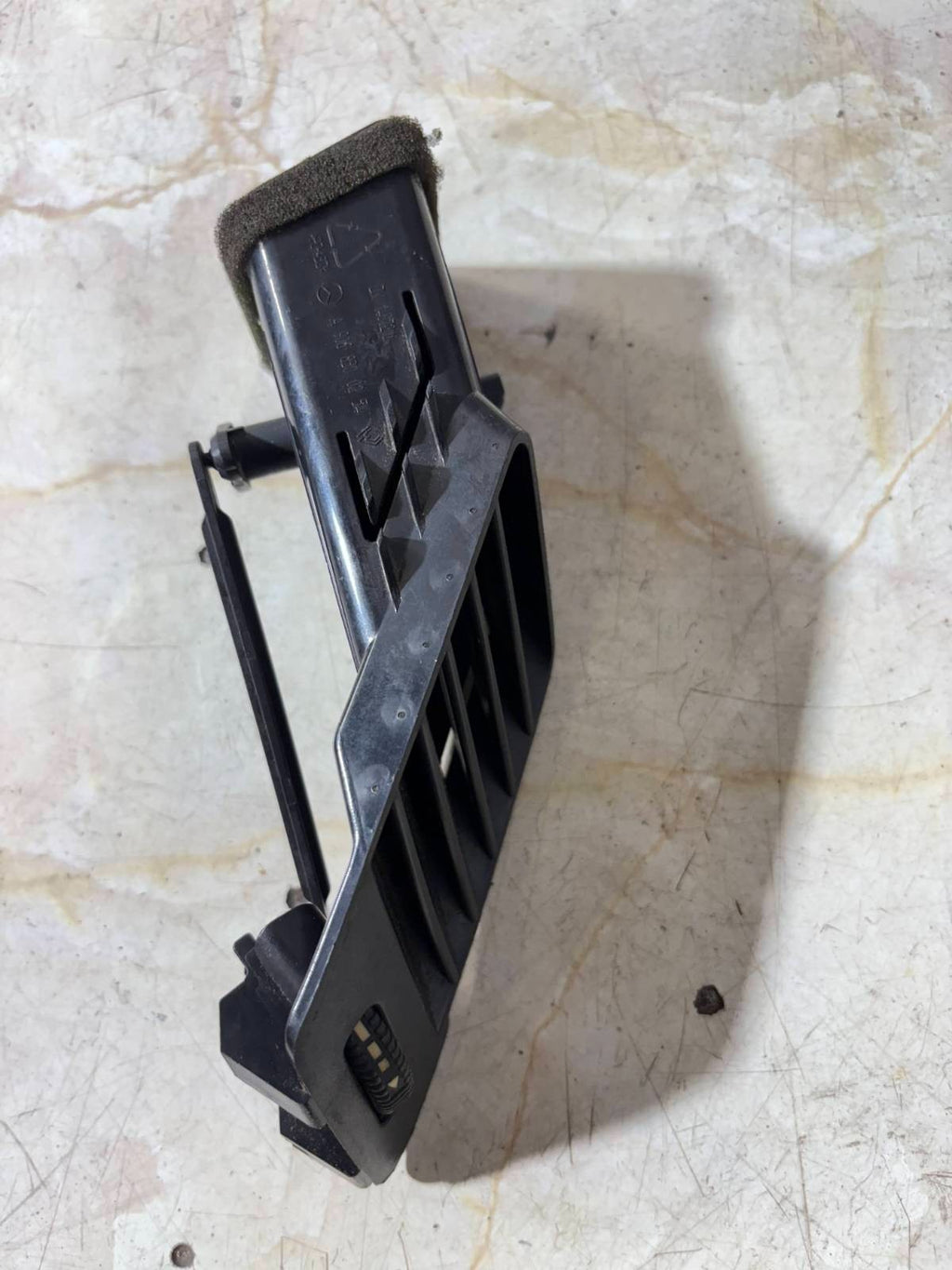 MERCEDES SPRINTER 2006 PASSENGER SIDE AIR VENT-A 906 830 02 54 NSF