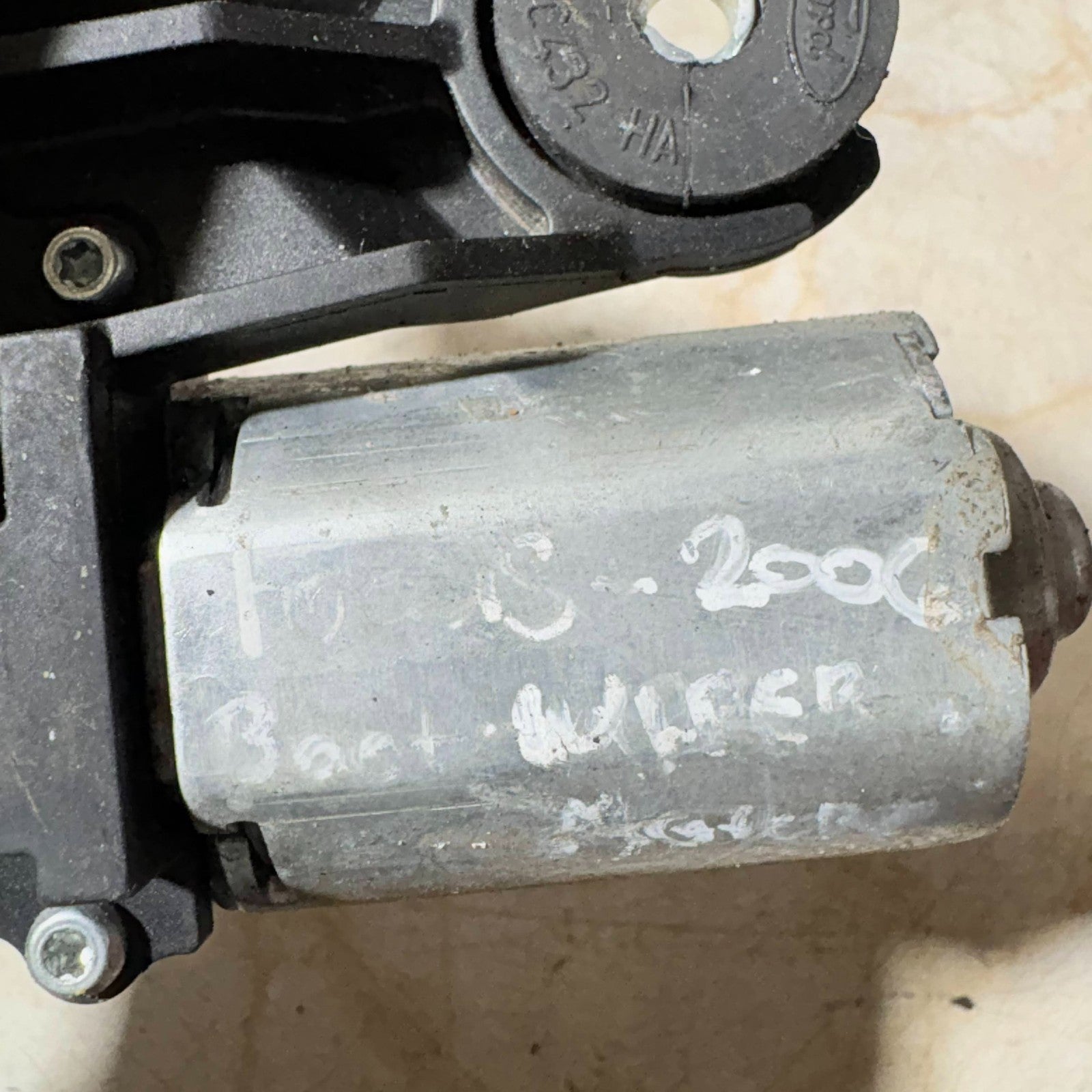 FORD FOCUS 2004-2010 REAR WIPER MOTOR 0 390 201 823
