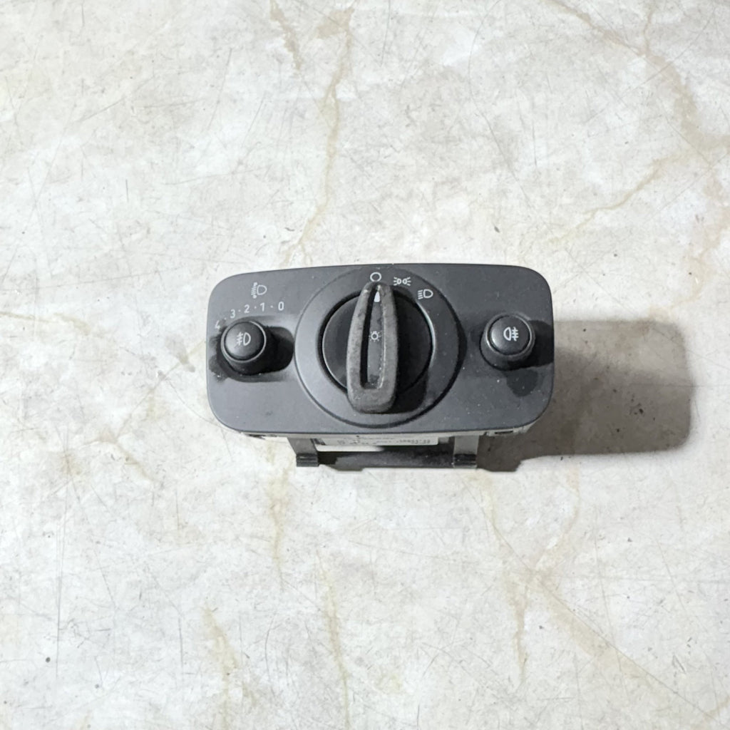 FORD FIESTA 2016 HEADLIGHT CONTROL SWITCH 8A6T13A824BB