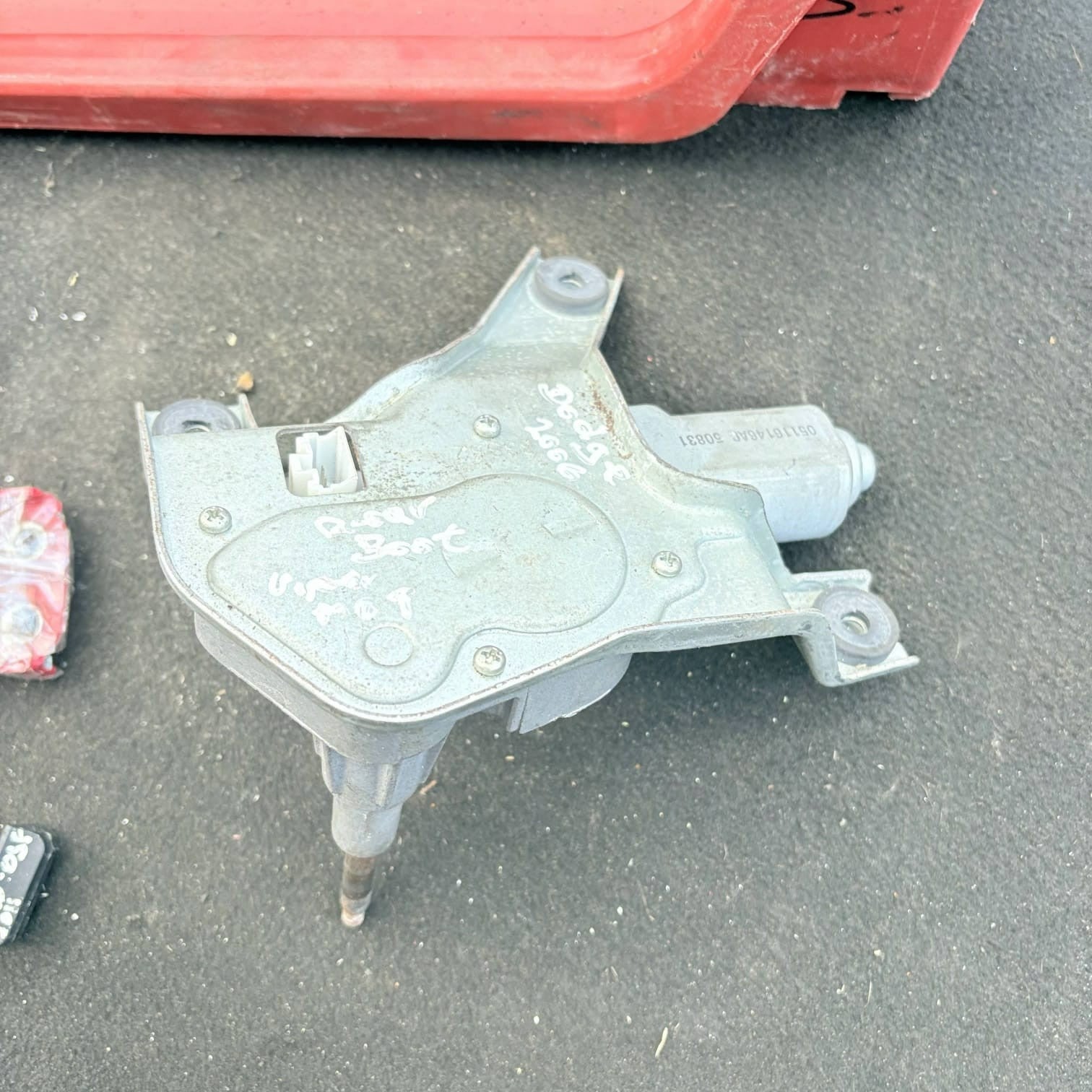 DODGE CALIBER 2006 REAR WINDSCREEN WINDOW WIPER MOTOR 05116146AC 50831