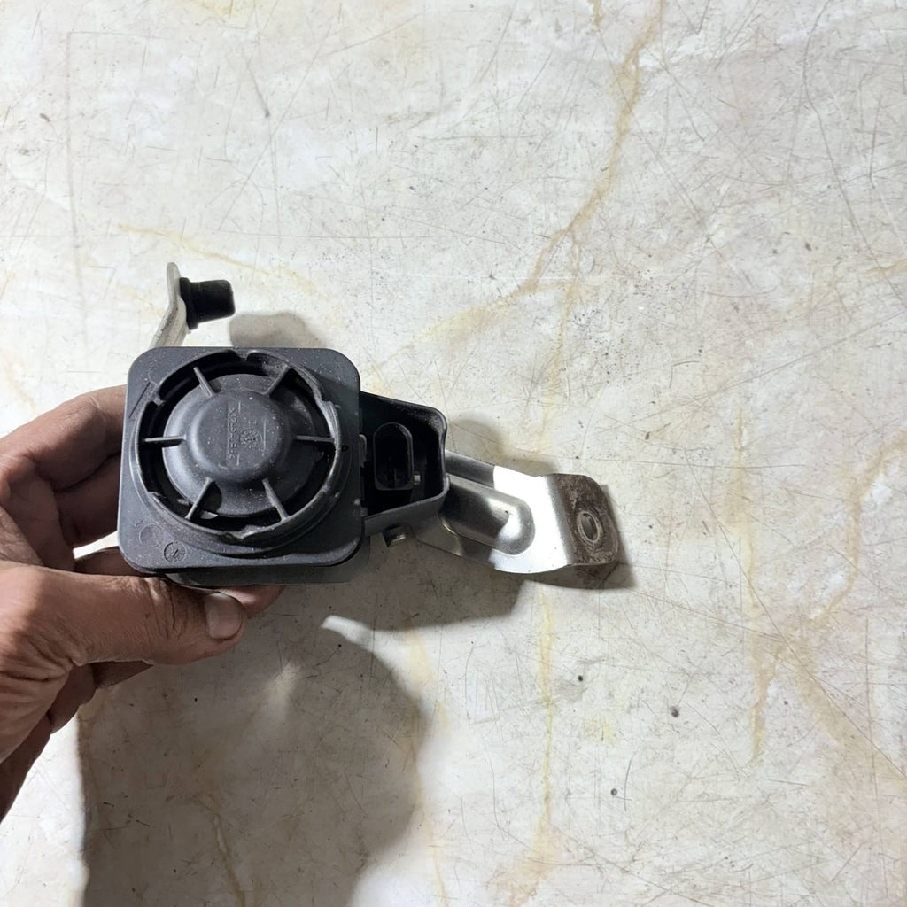 AUDI A3 S3 RS3 8V 2013-2020 HIGH TONE HORN & MOUNTING BRACKET 8V2951285